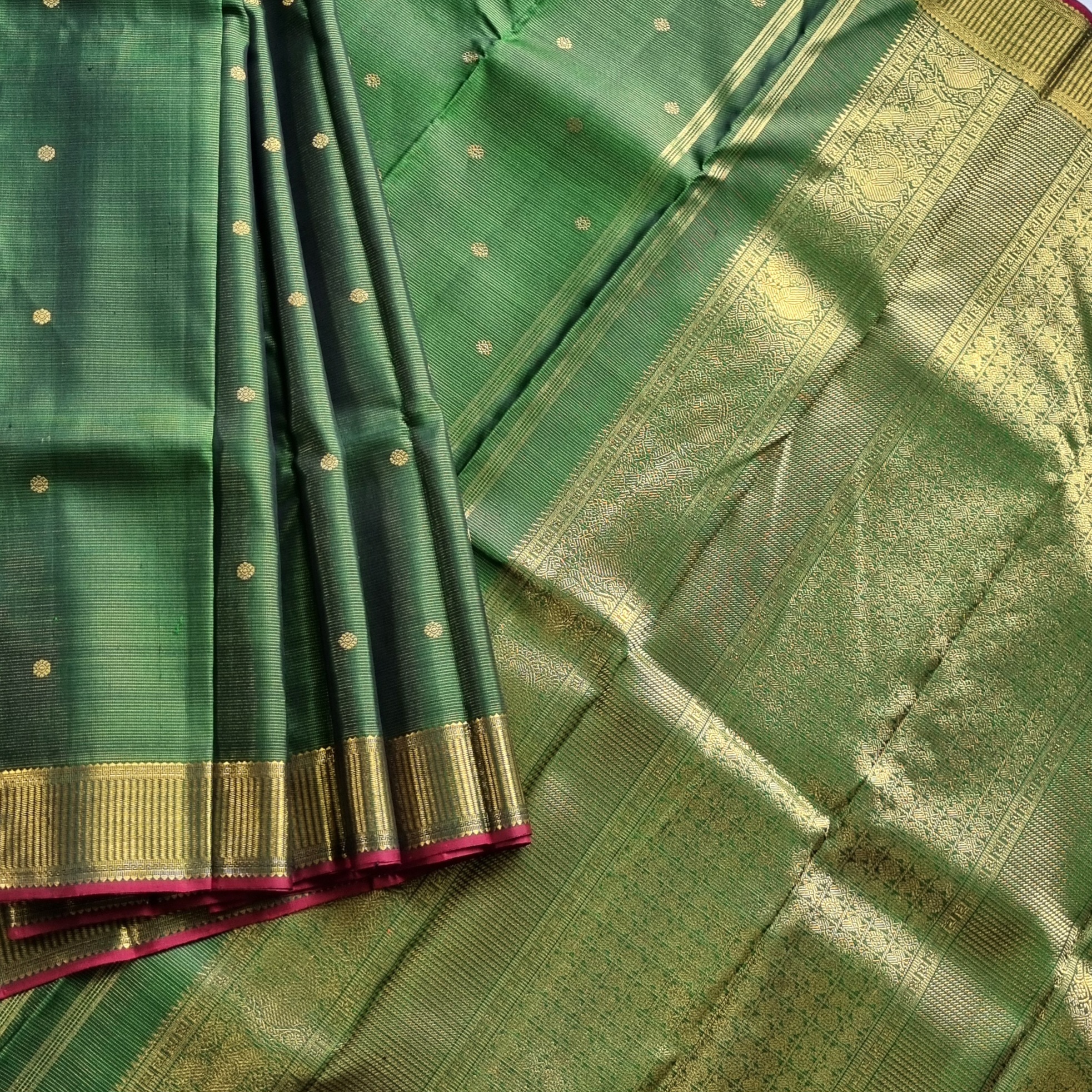 Kanjivaram Silk Vaira Oosi green