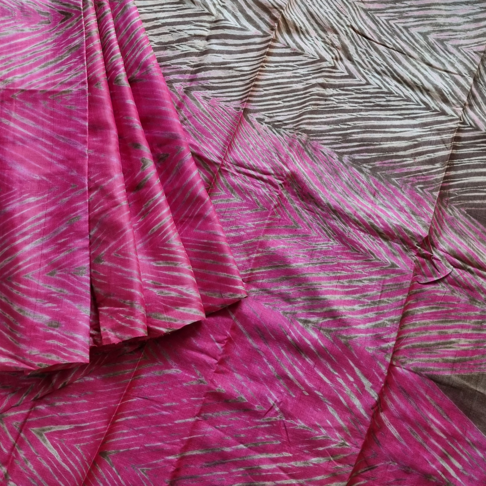 Arashi Shibori ombre tussar saree