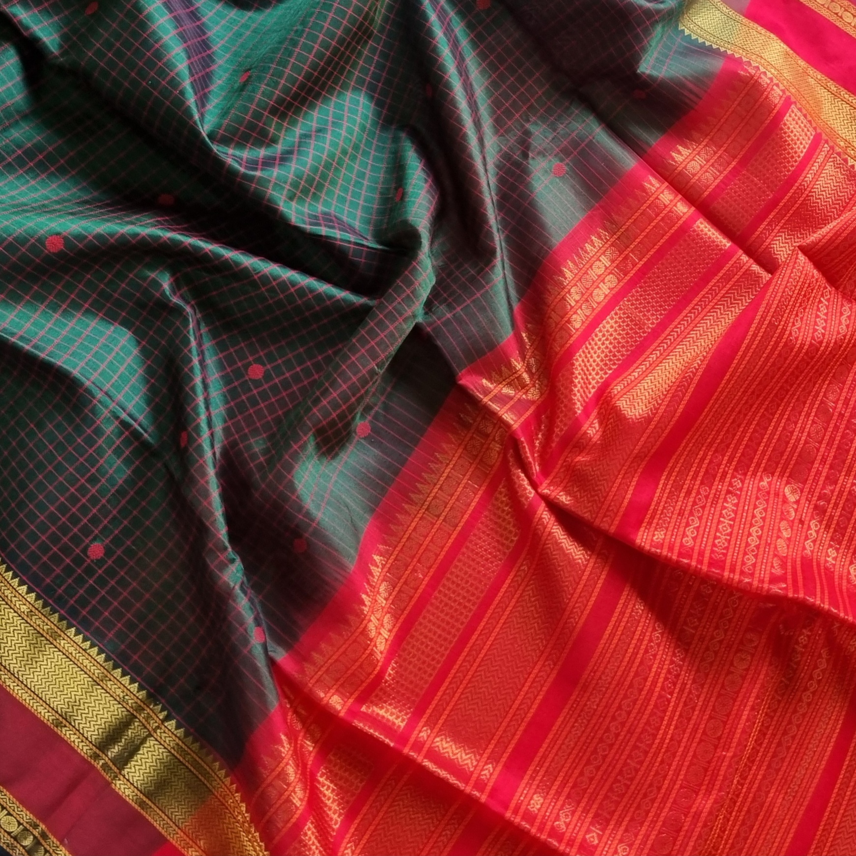 Kanchi Silkcotton bottle green checks