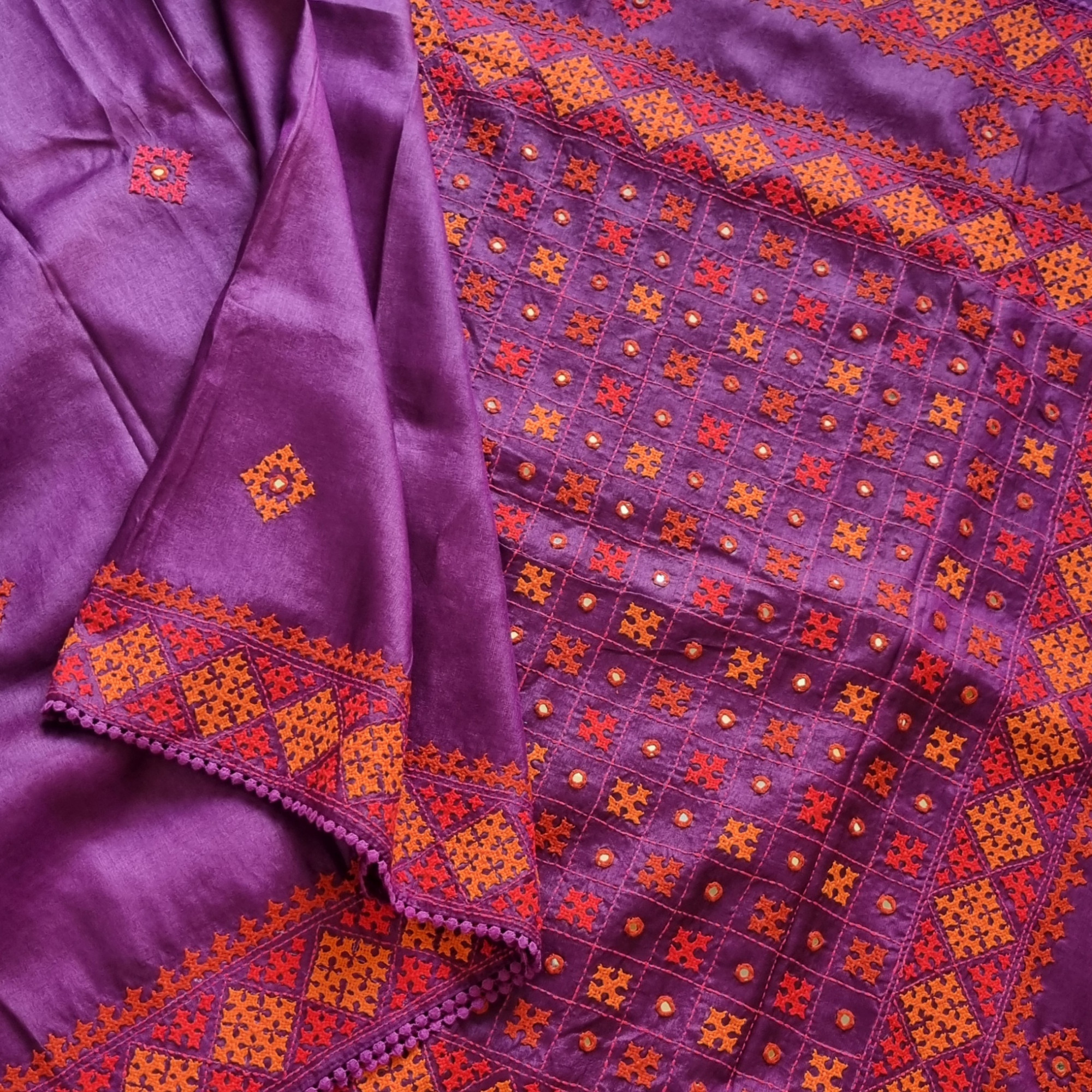 Tussar Baigani Kutch work