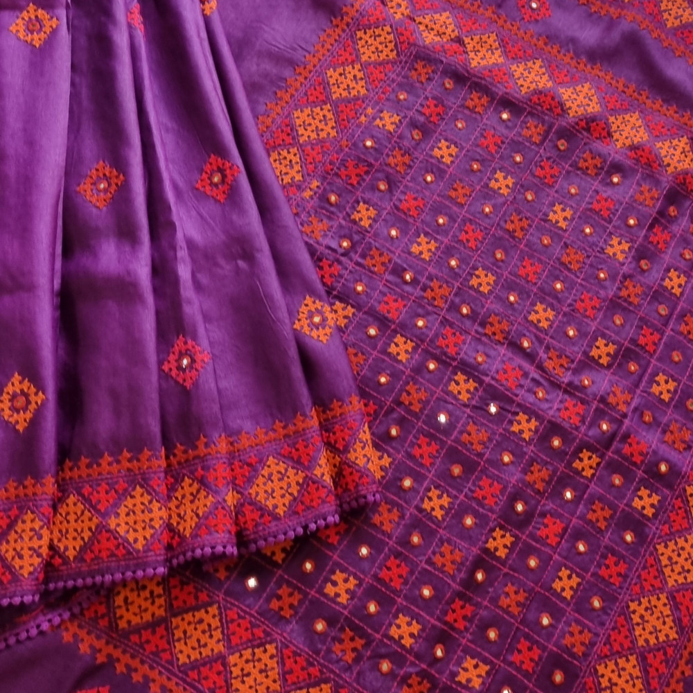 Image of Tussar Baigani Kutch work