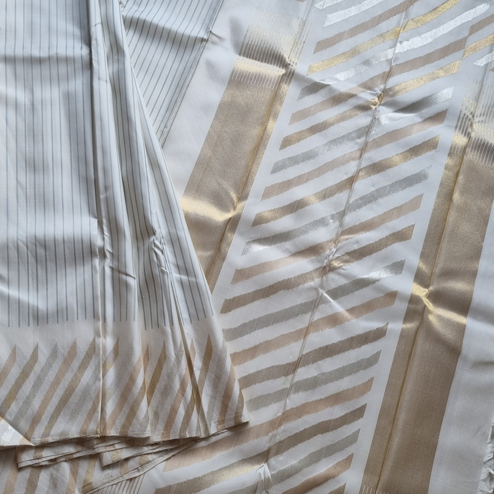 Image of Ivory 8 kol Kanjivaram silk Masterpiece