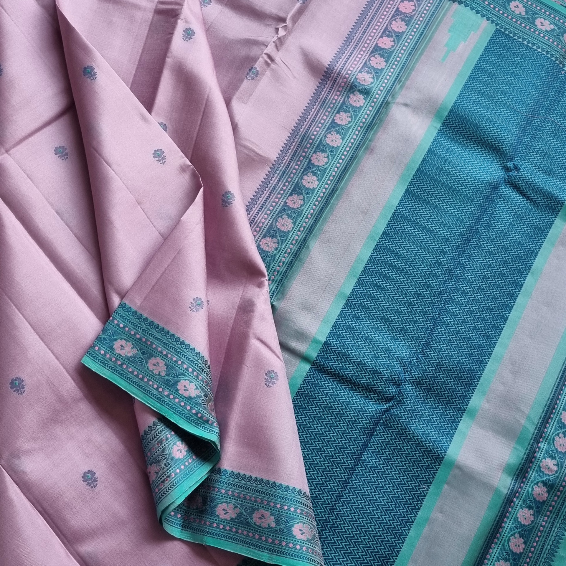 Kanjivaram Silk mauve lavender threadwork