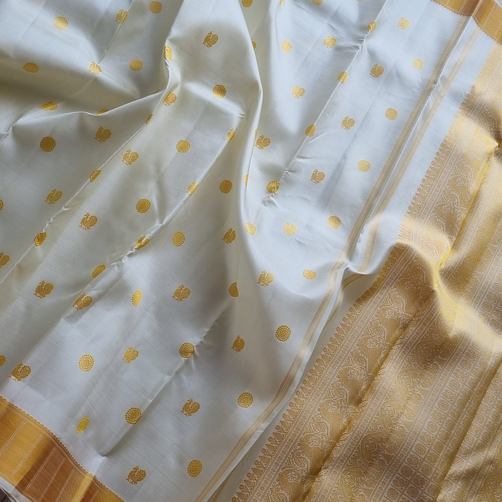 Kanjivaram silk cream threadwork
