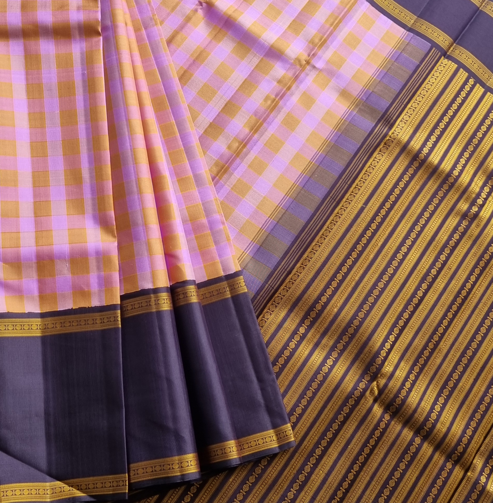 Kanjivaram Silk pastel Kai Korvai kattam