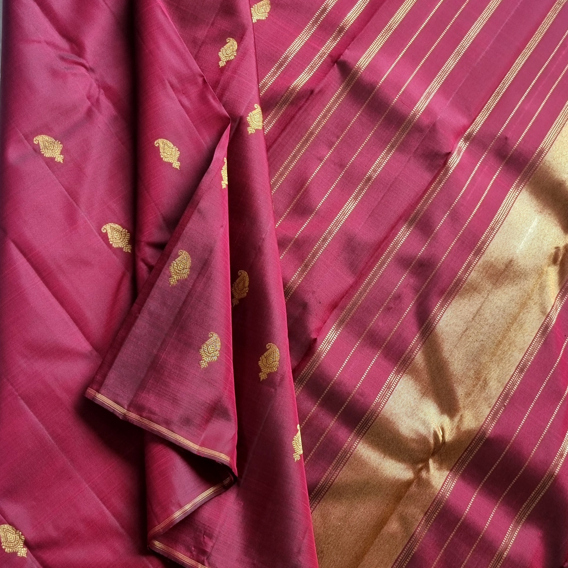 Ennai arakku with manga buttas