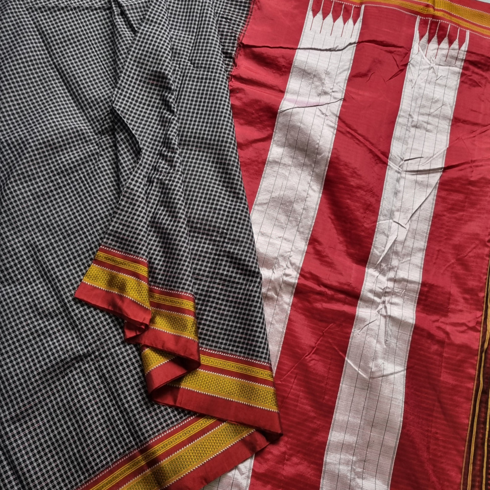 Image of Irkal saree white and red checks