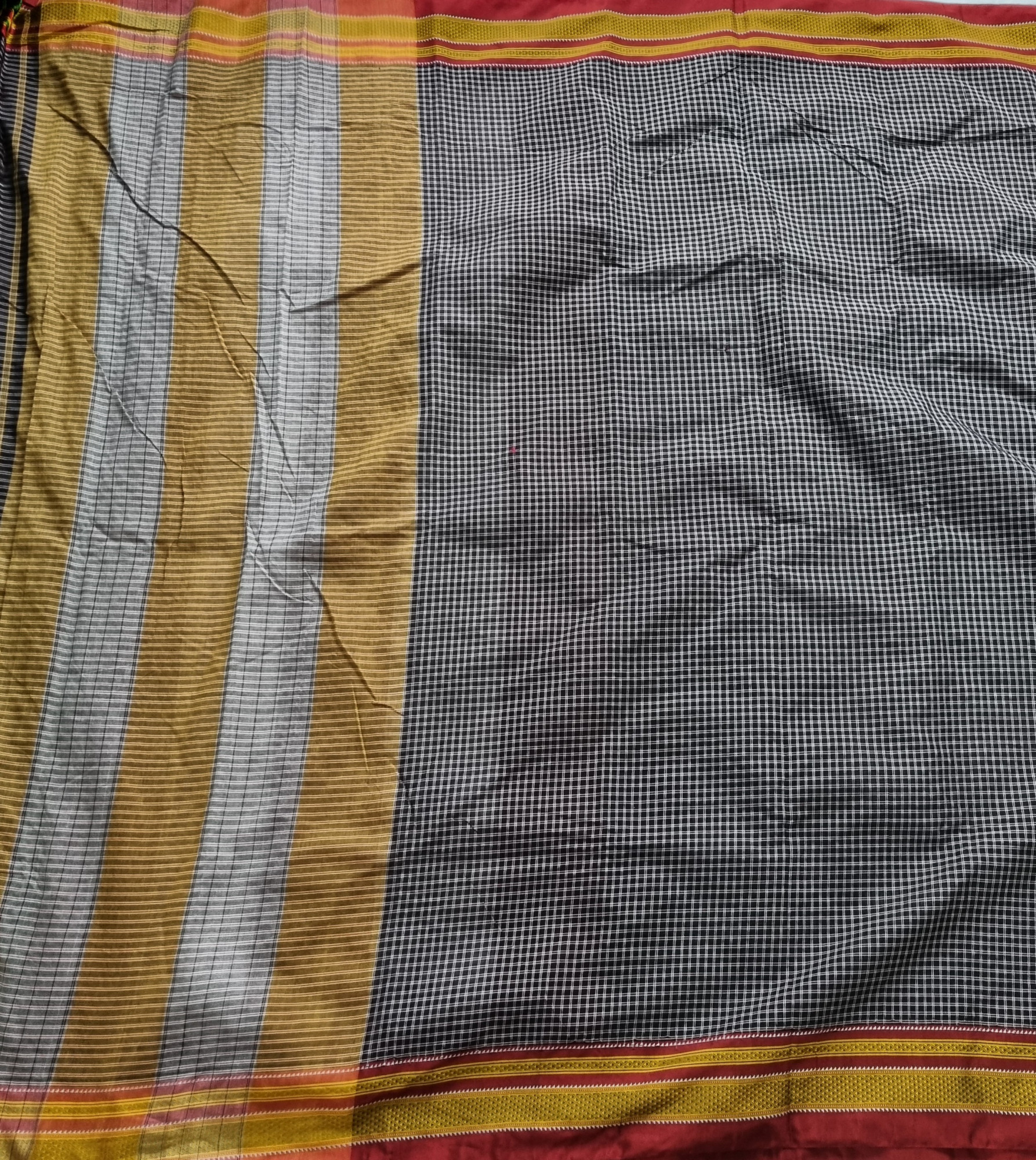 Irkal saree white and red checks