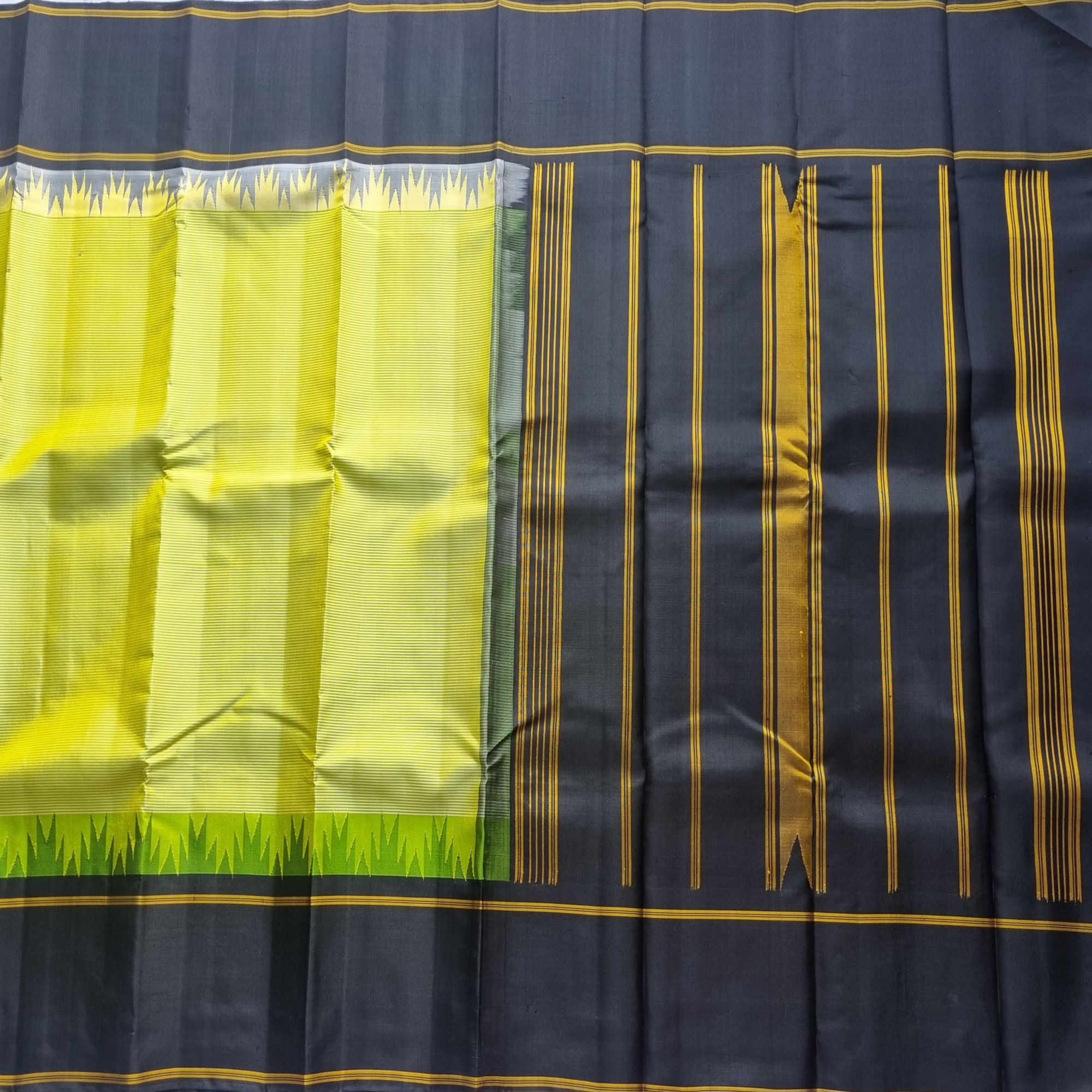 Kanjivaram Silk Korvai green pinstripes