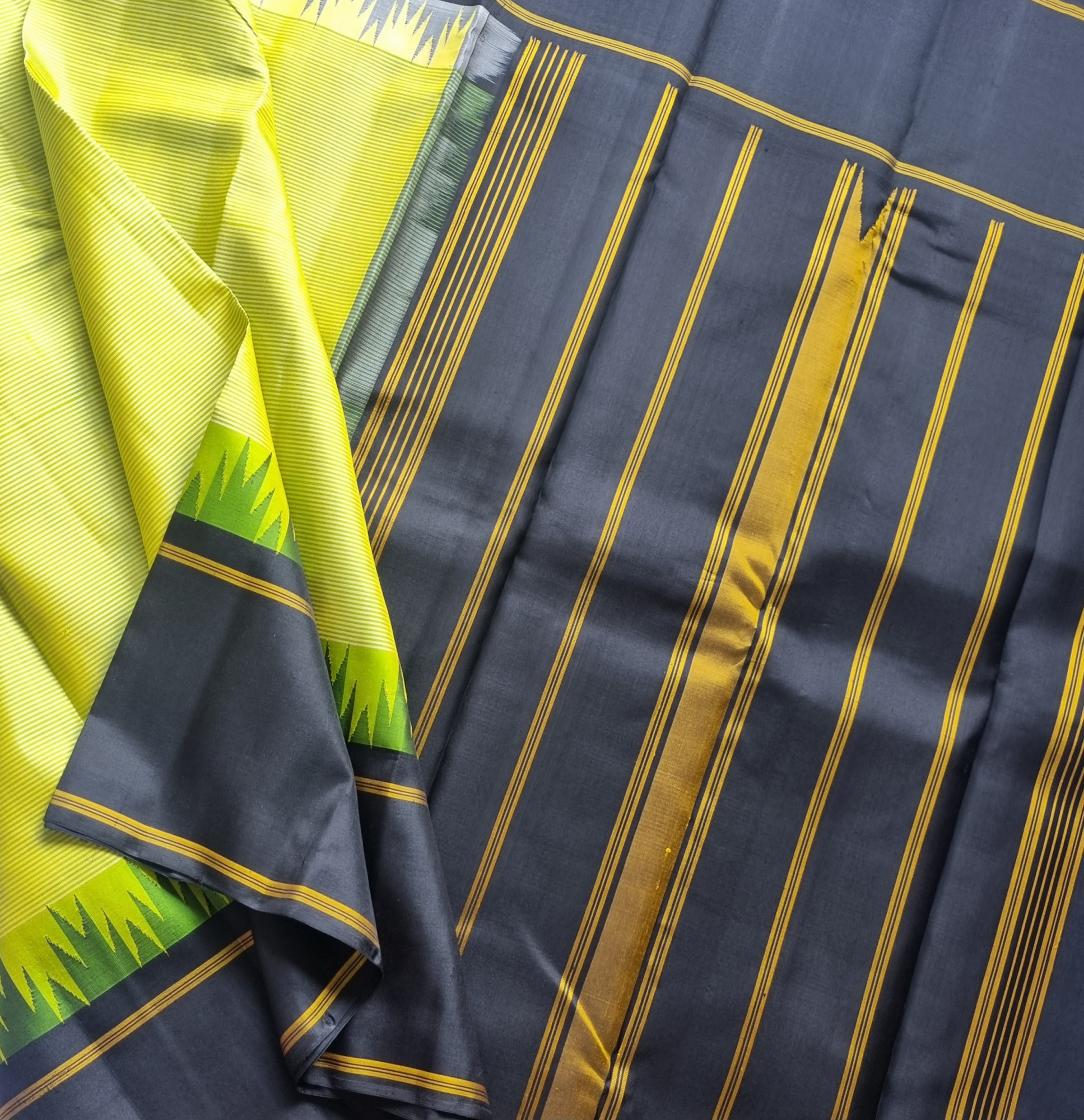 Kanjivaram Silk Korvai green pinstripes