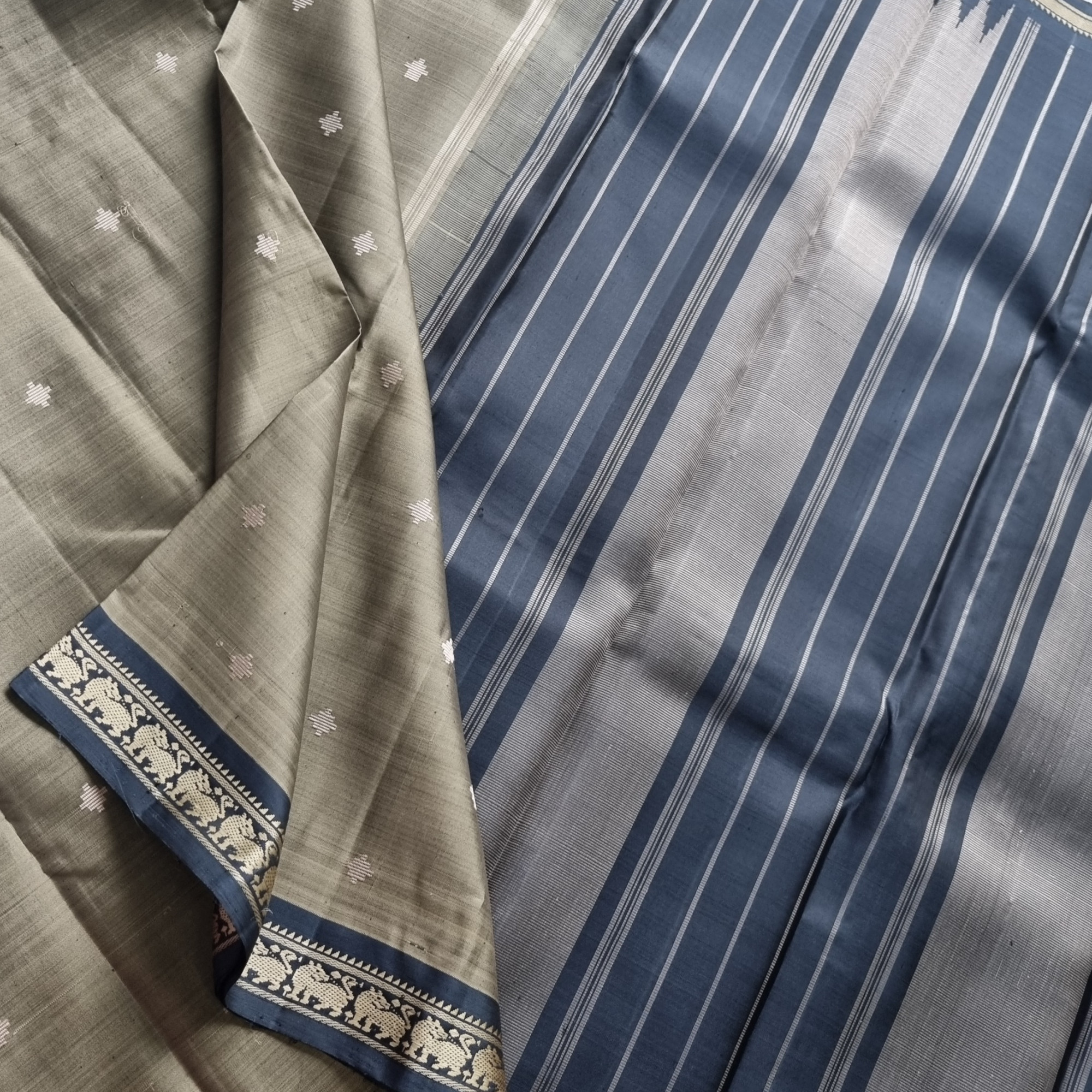 Kanjivaram Silk grey threadwork