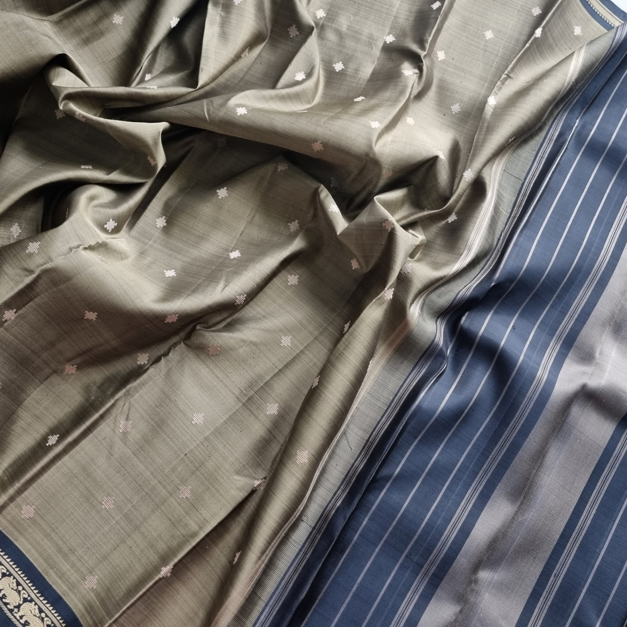 Kanjivaram Silk grey threadwork
