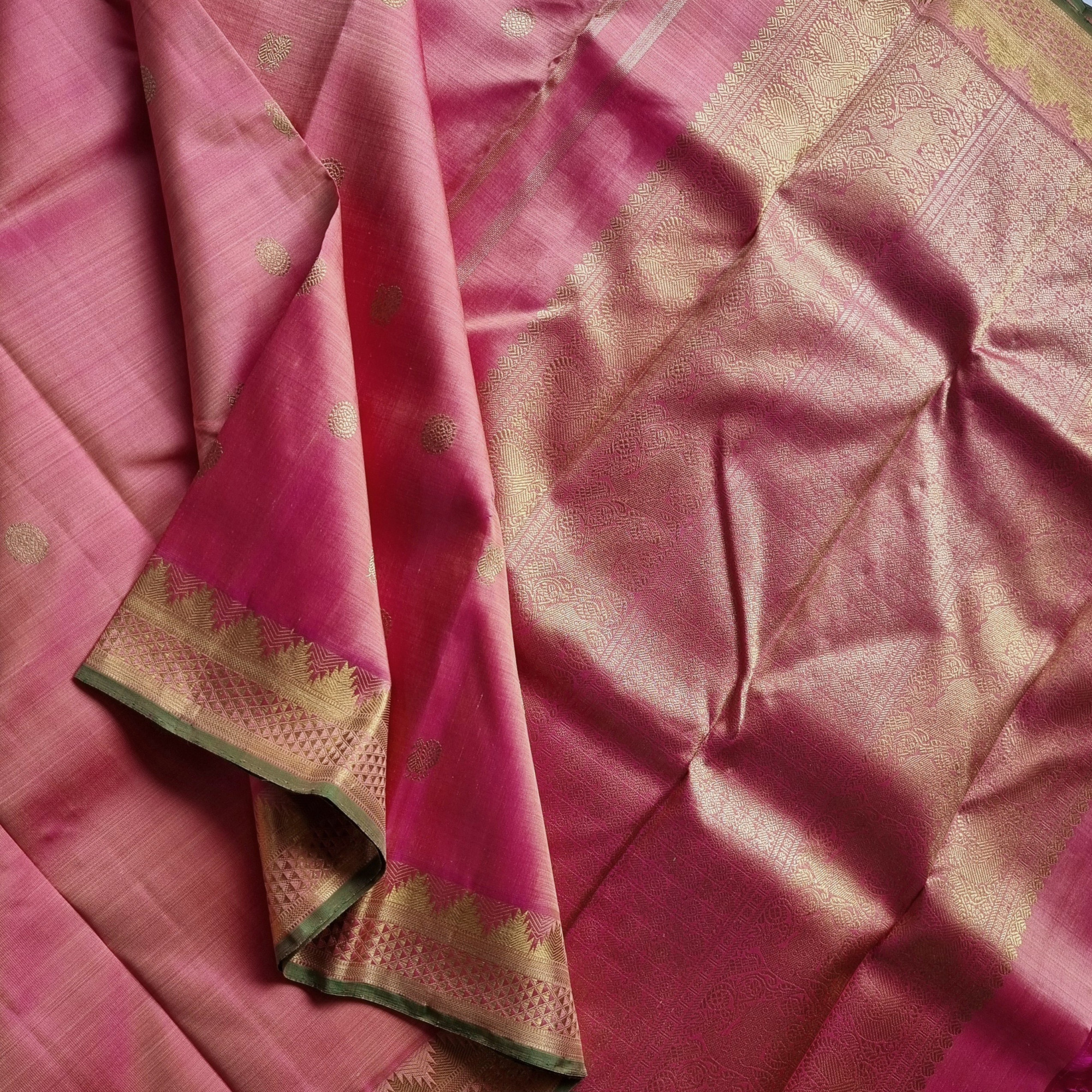 Kanjivaram silk saree shot pink Mayil chakram and arai madam borders