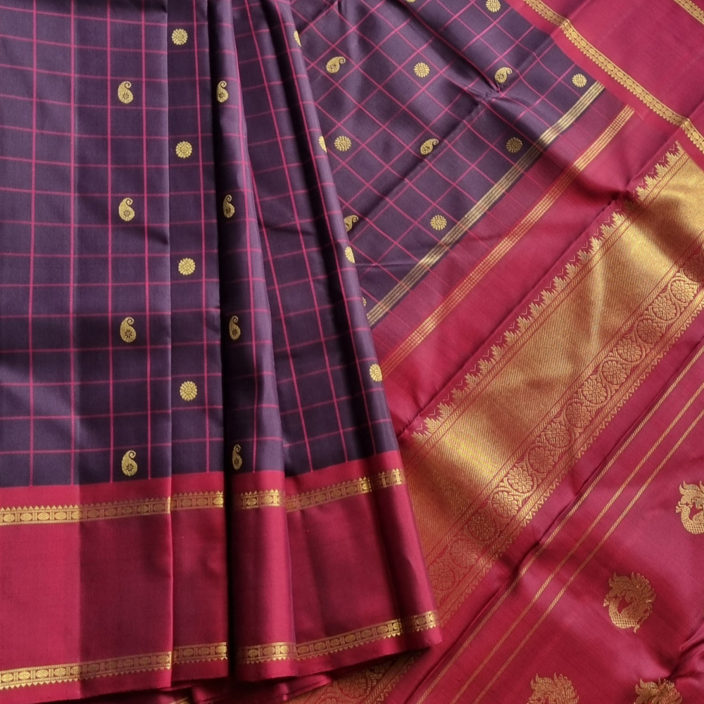 Image of Kanjivaram Silk in beautiful vintage combo