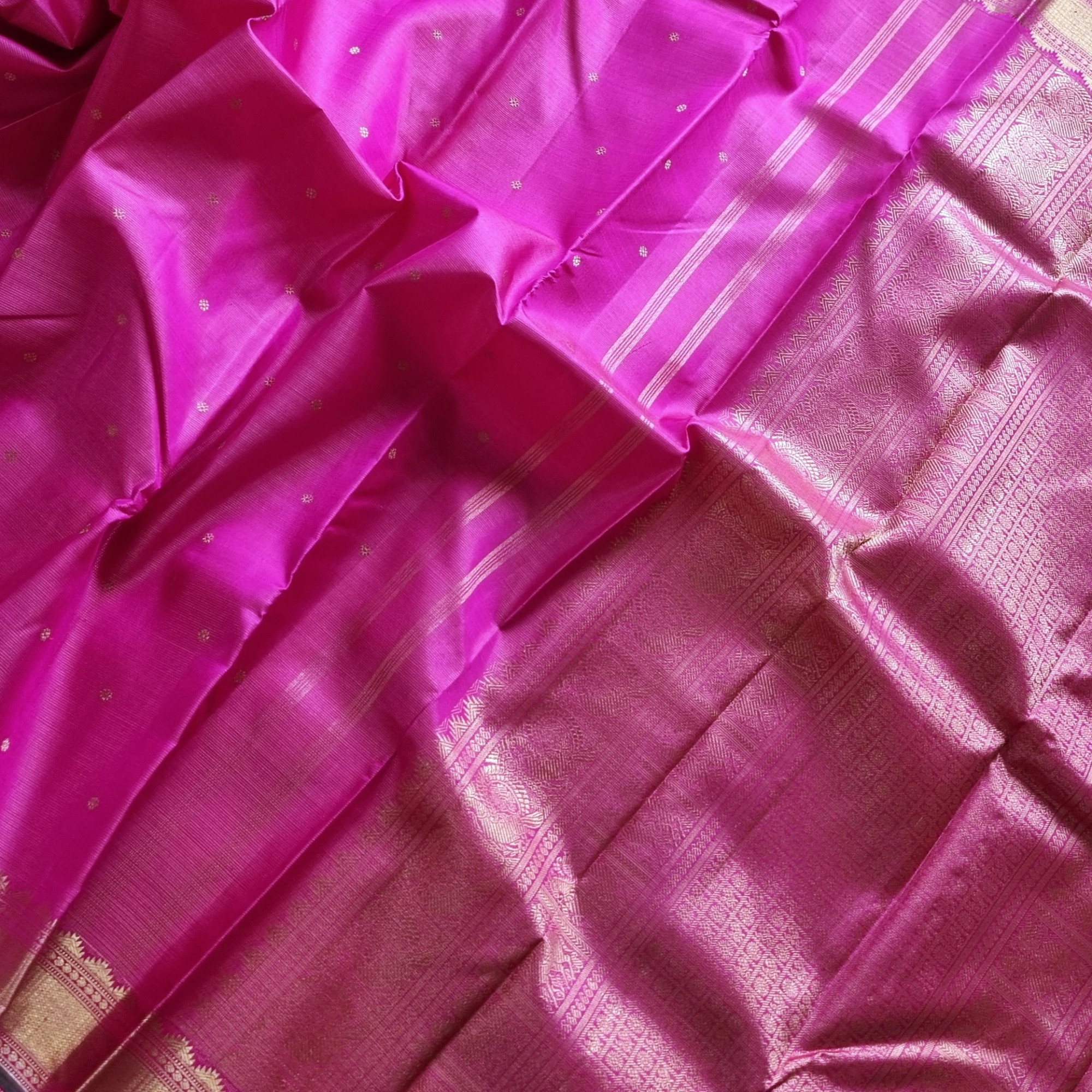 Kanjivaram Silk Vaira Oosi Rani pink