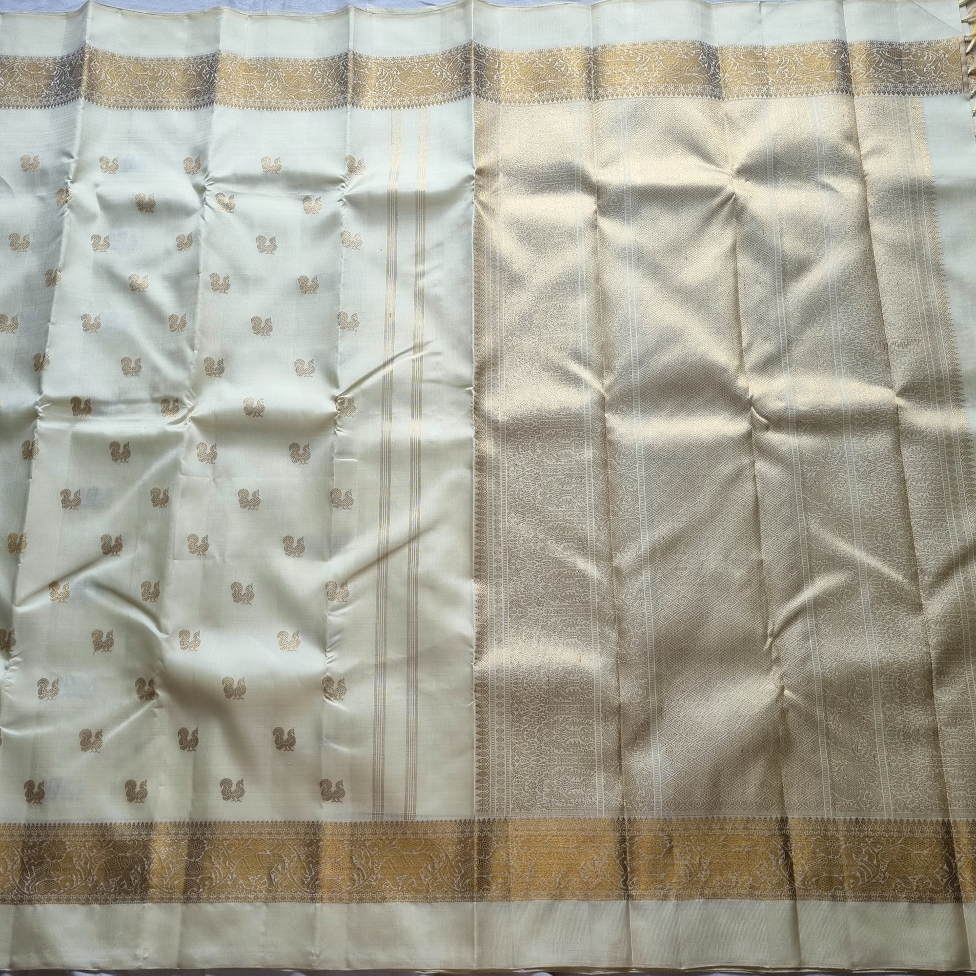 Kanjivaram Silk ivory Beettu pettu