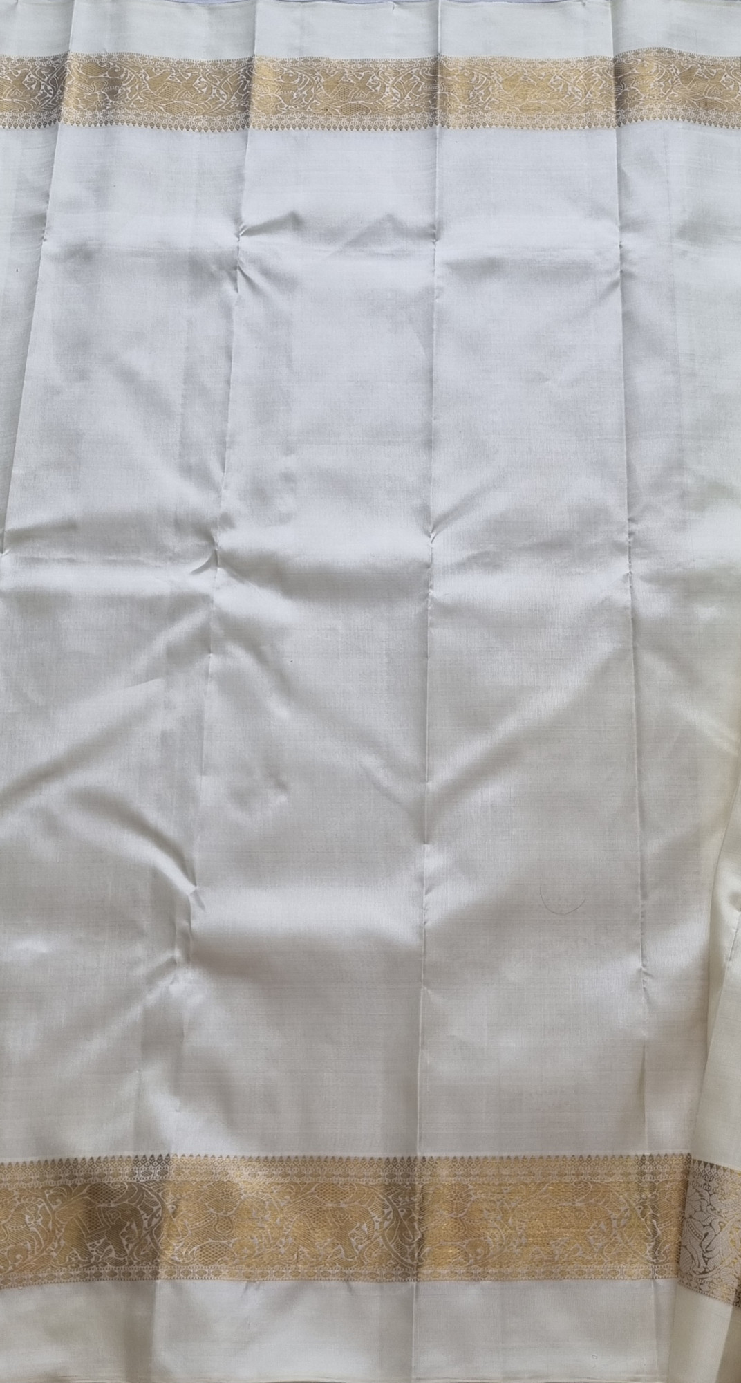 Kanjivaram Silk ivory Beettu pettu