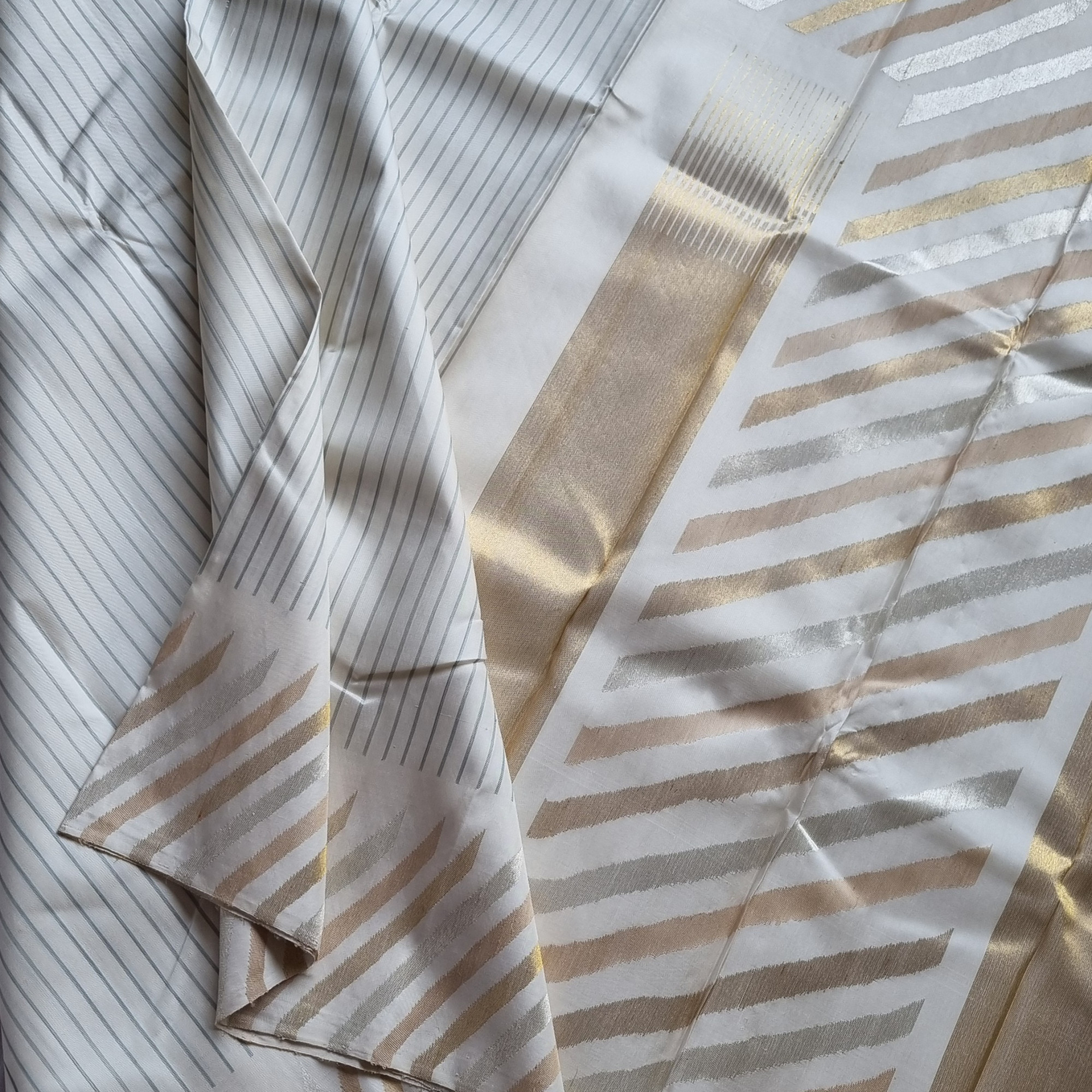 Ivory 8 kol Kanjivaram silk Masterpiece