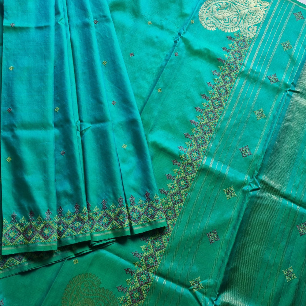 Image of Kasuti X Kanjivaram silk shot sea green