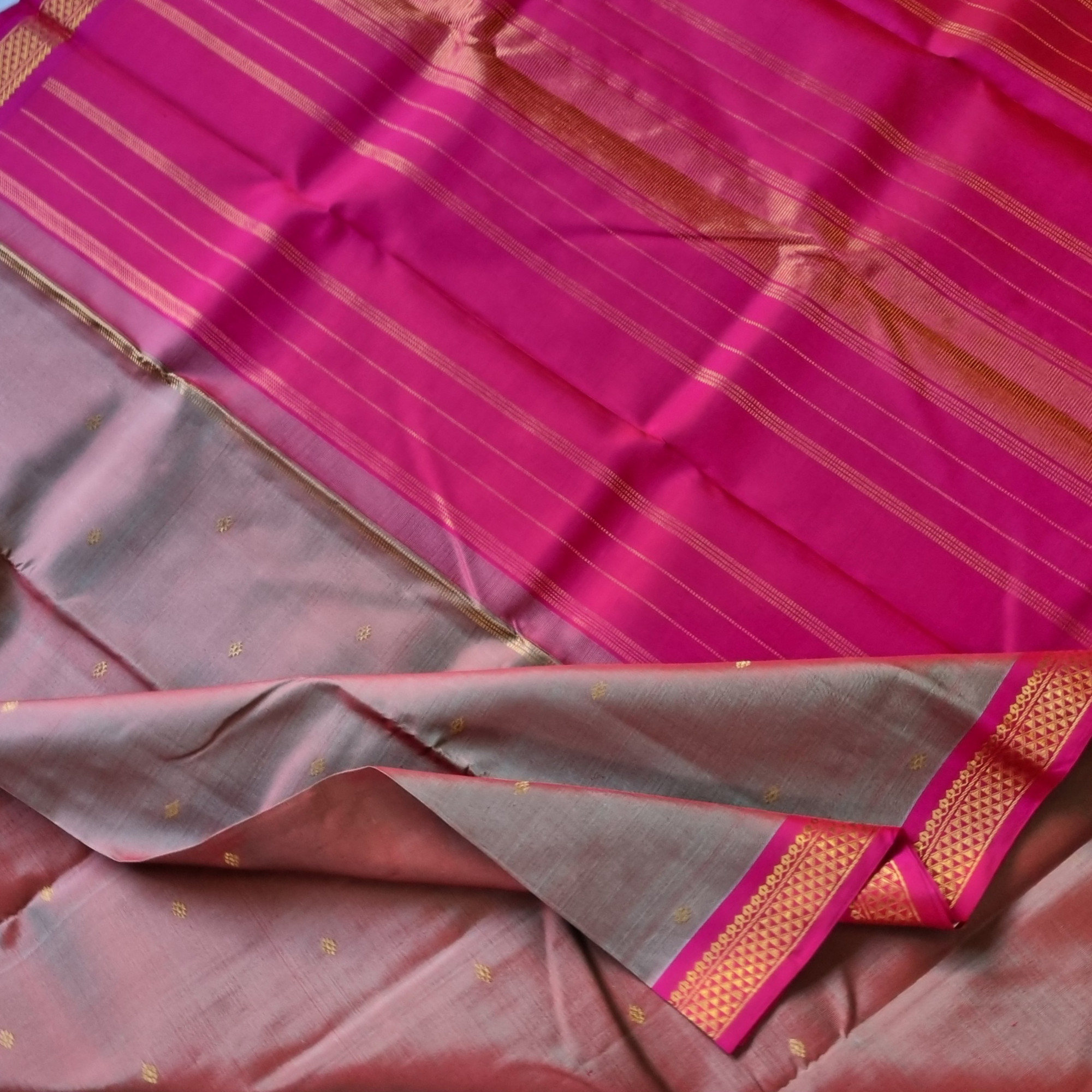 Kanjivaram Silk unique shot shade with arai madam