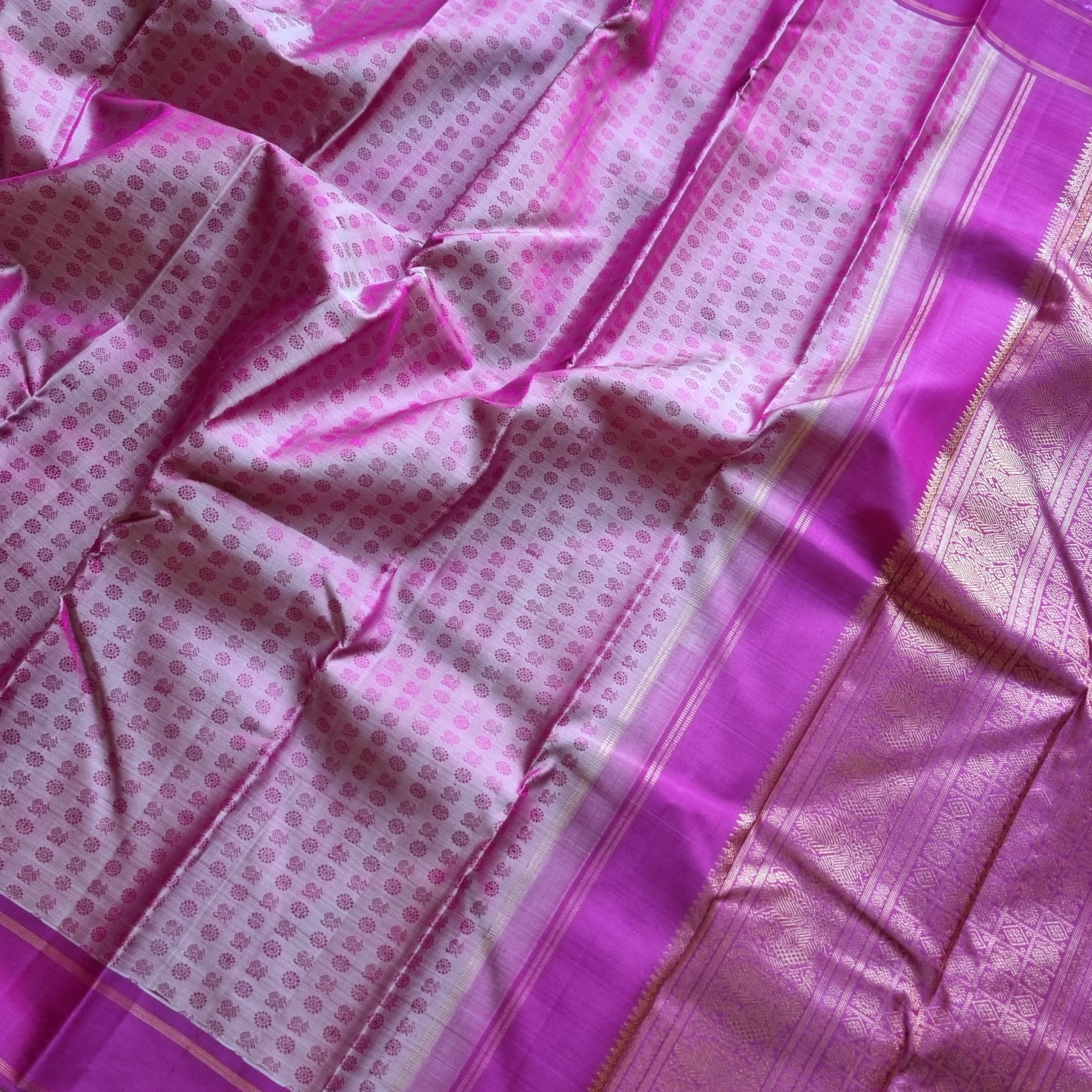Kanjivaram Silk 1000 buttas shot lavender magenta