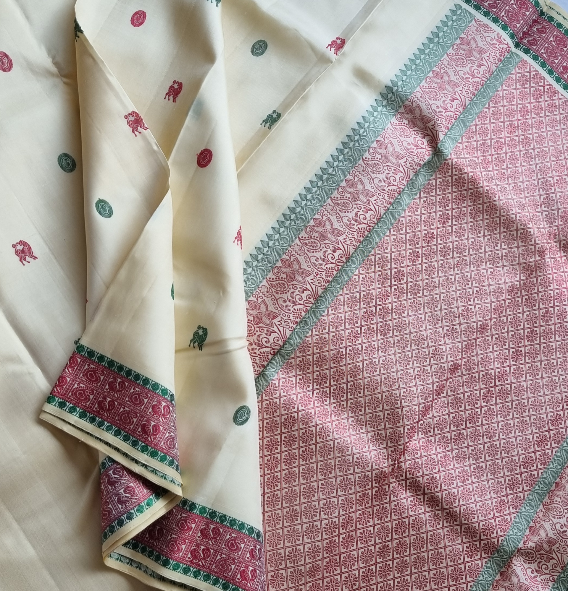 Kanjivaram silk cream threadwork