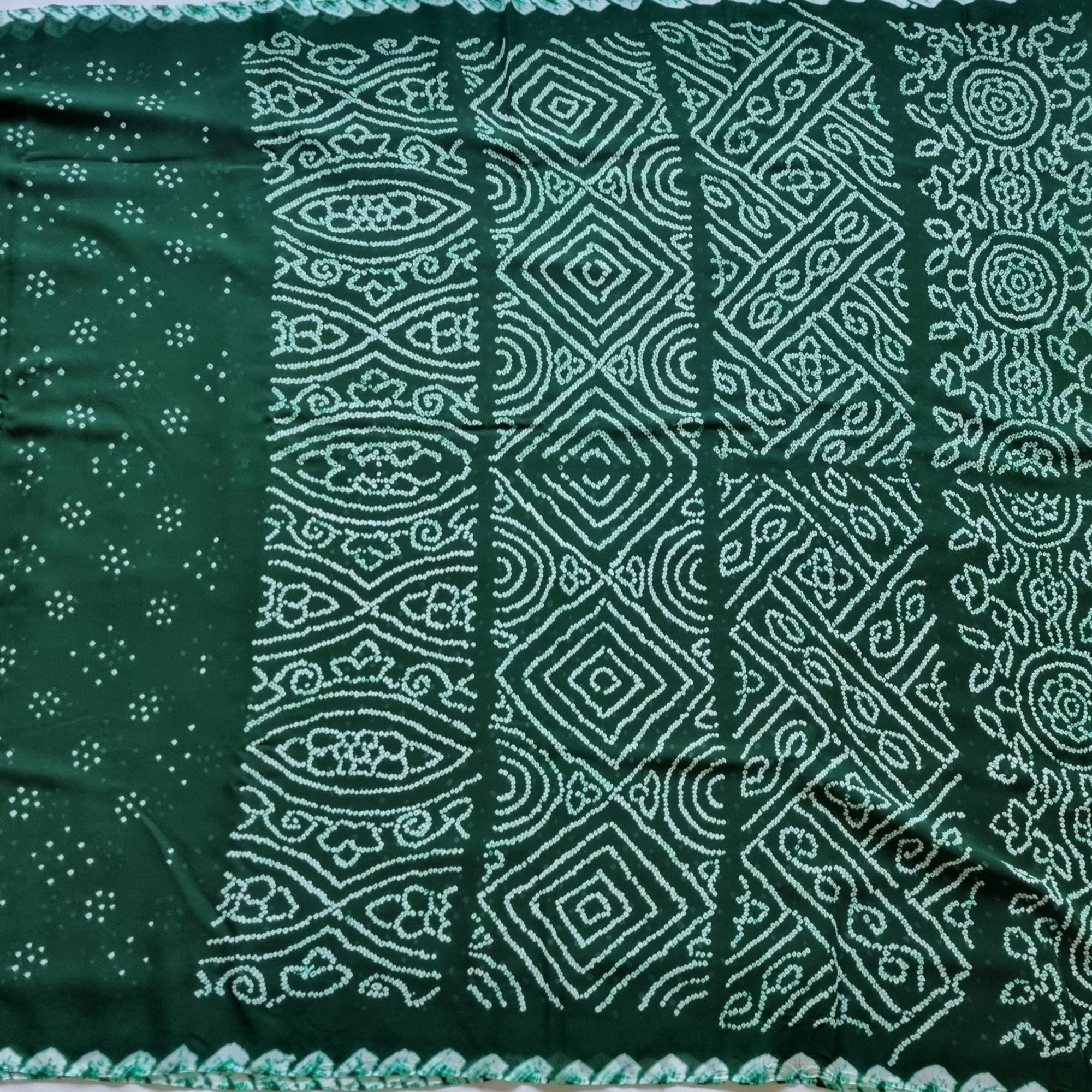 Handcrafted Bandhani georgette bottle green