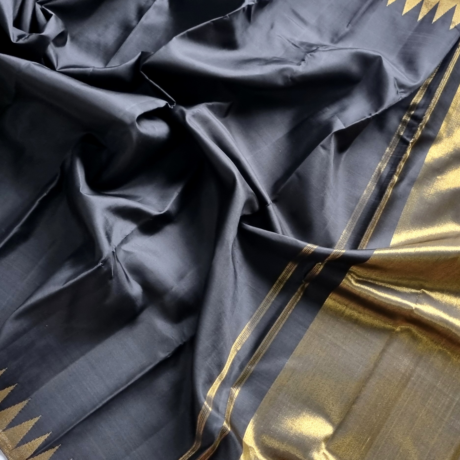 Majestic black 8 kol Kanjivaram silk