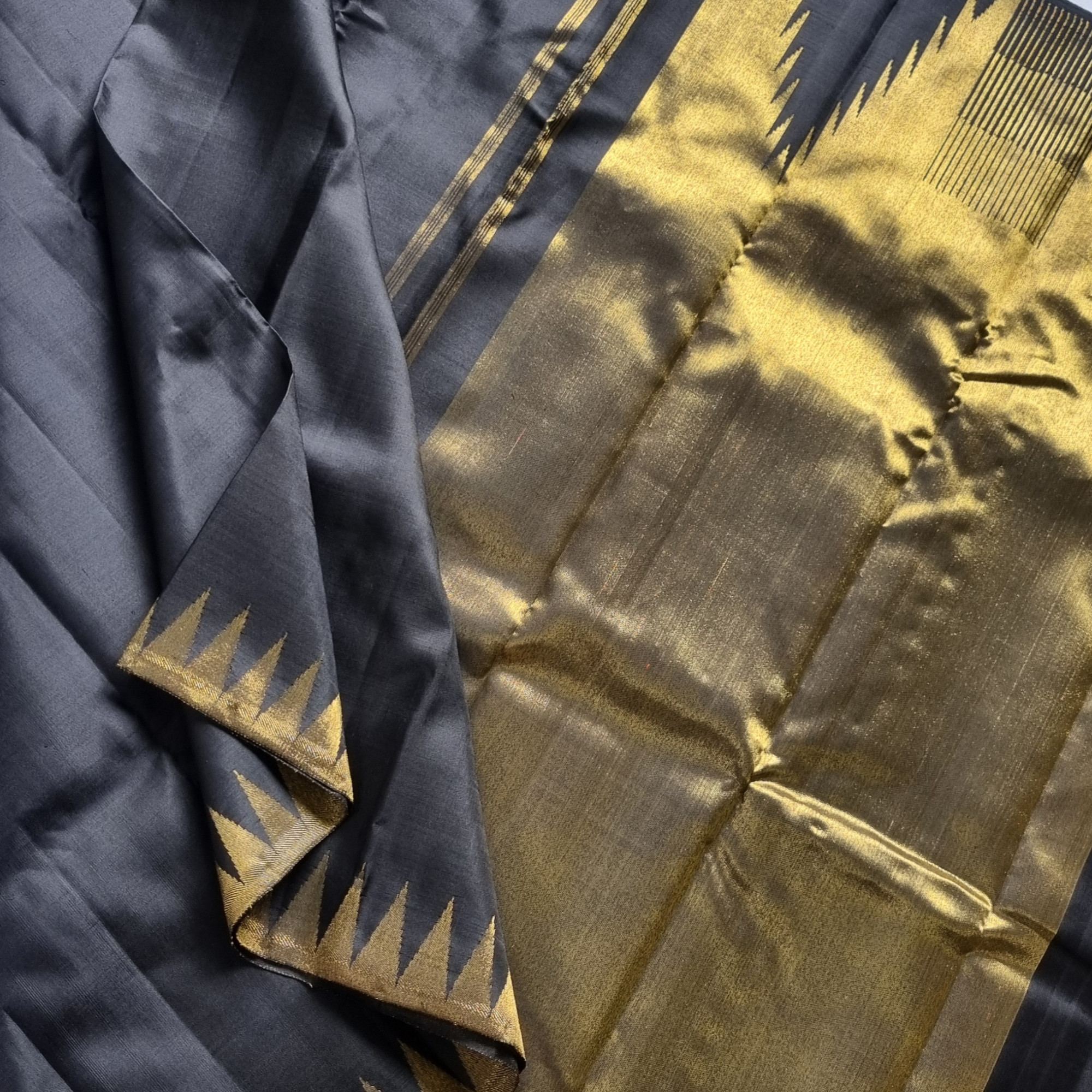 Majestic black 8 kol Kanjivaram silk