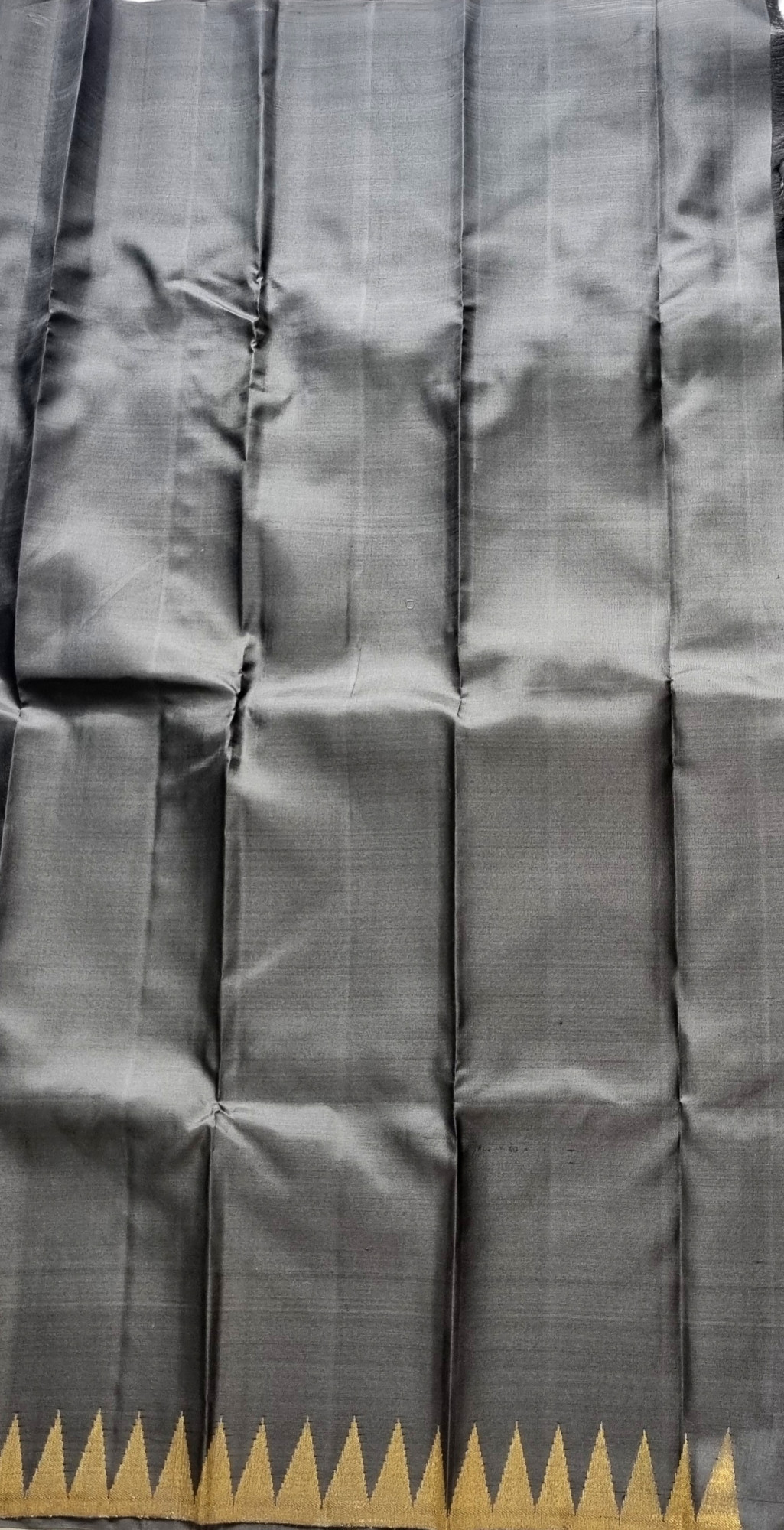 Majestic black 8 kol Kanjivaram silk