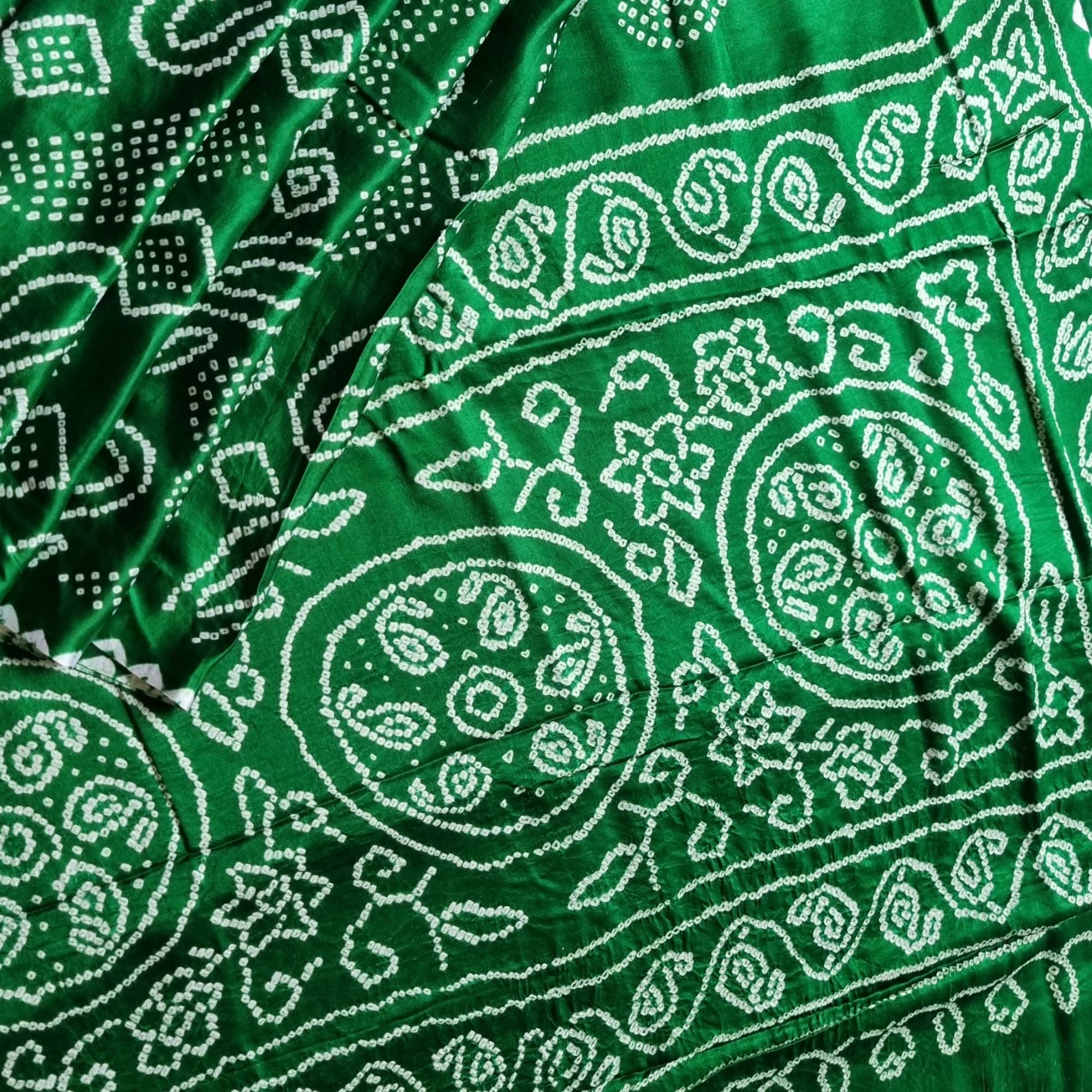Handcrafted Bandhani Gajji silk green