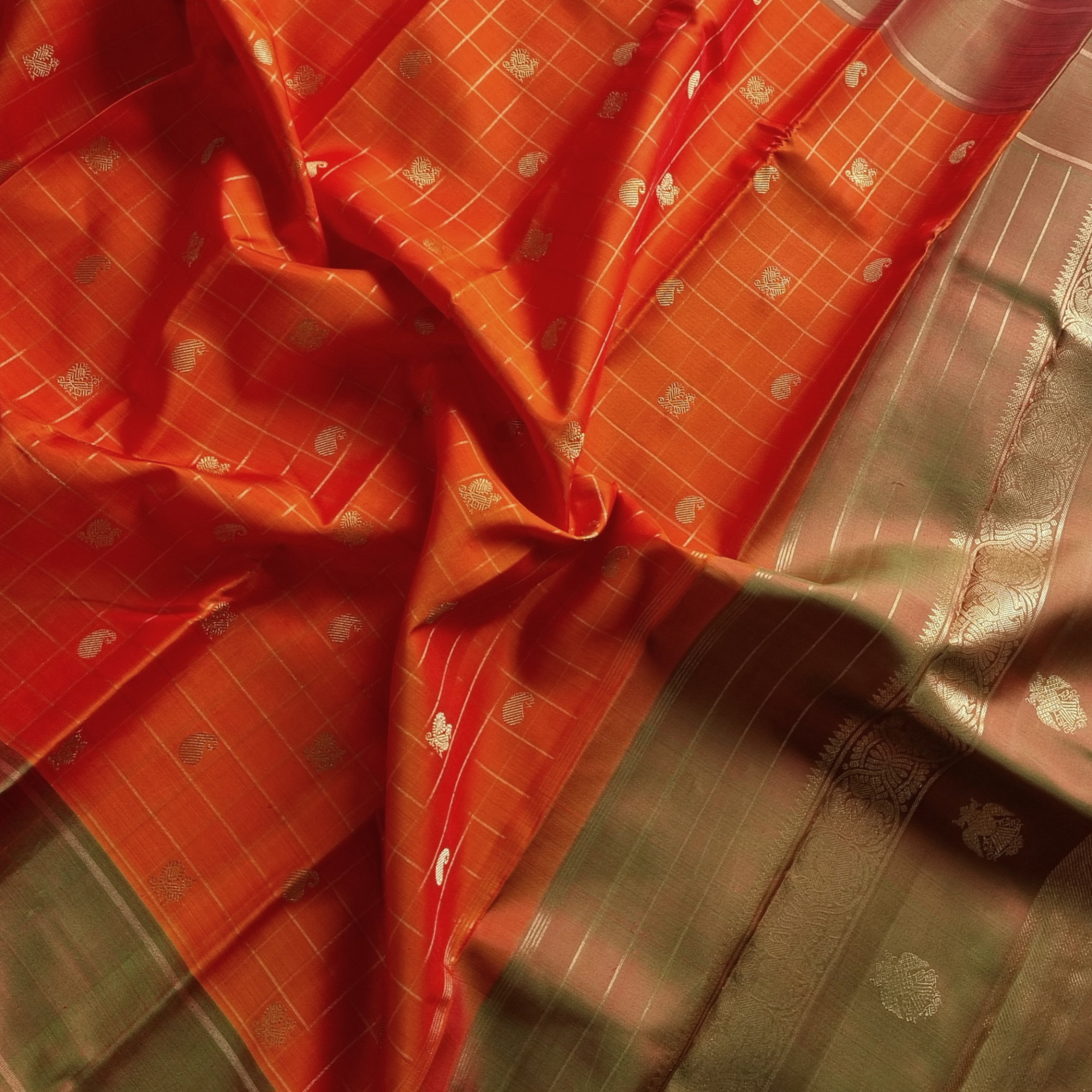 Kanjivaram Silk orange and manthulir