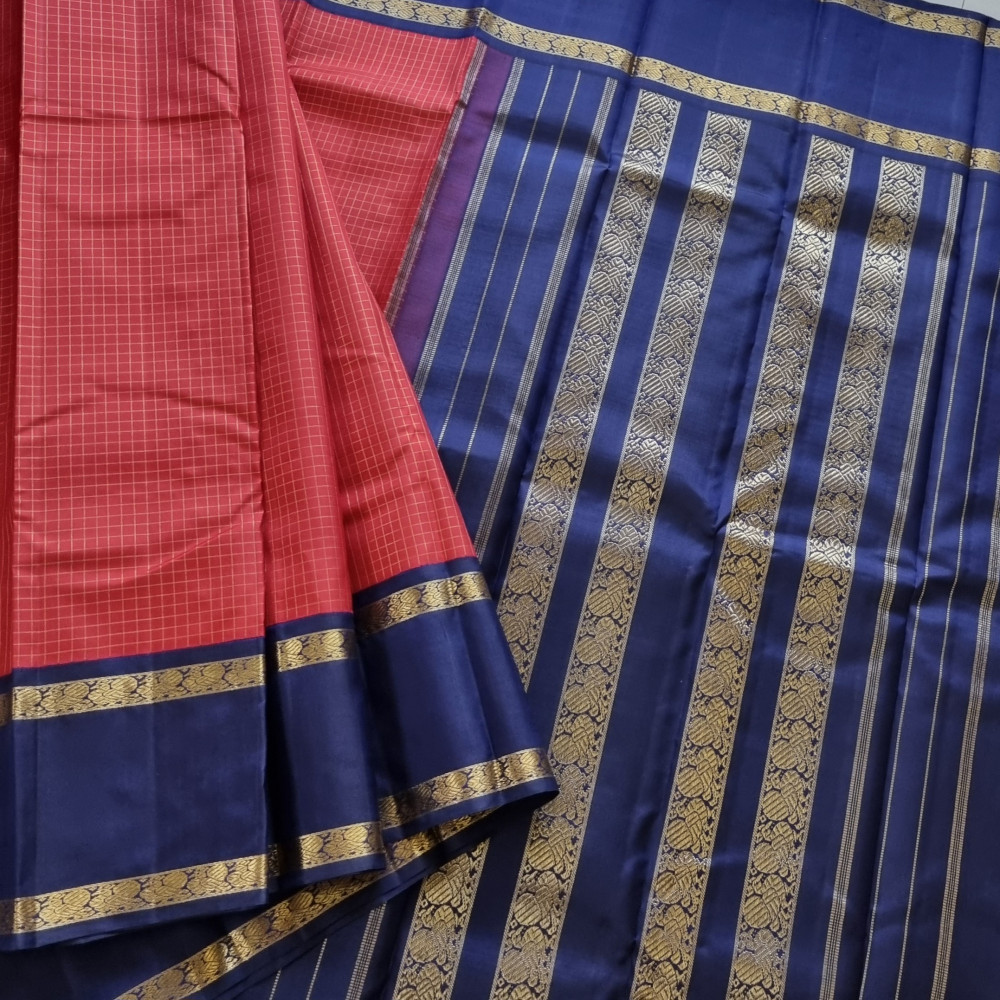 Image of Kanjivaram Silk red zari checks Korvai