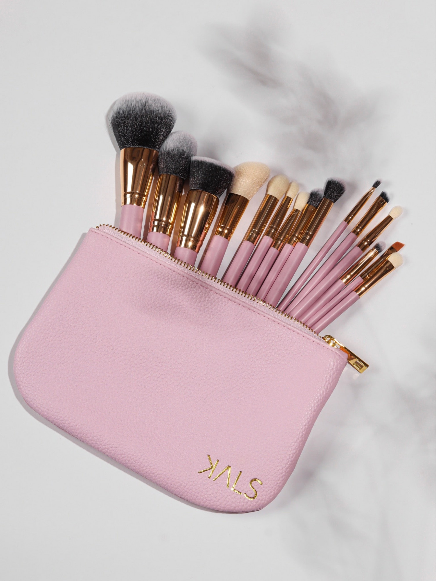 - Rose Makeup brush set