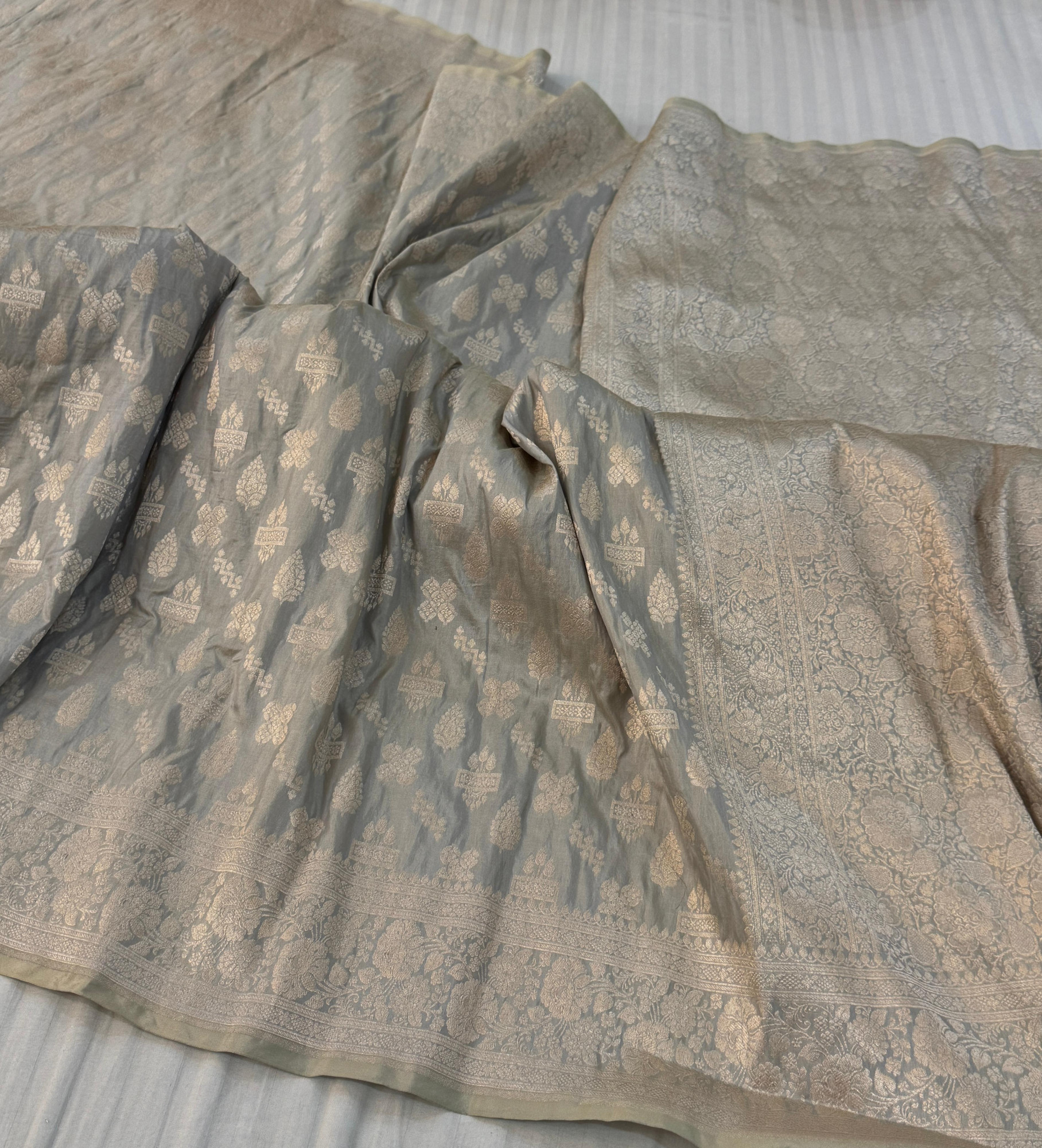 Handloom Banarasi Pure Katan Jangla Silk Saree