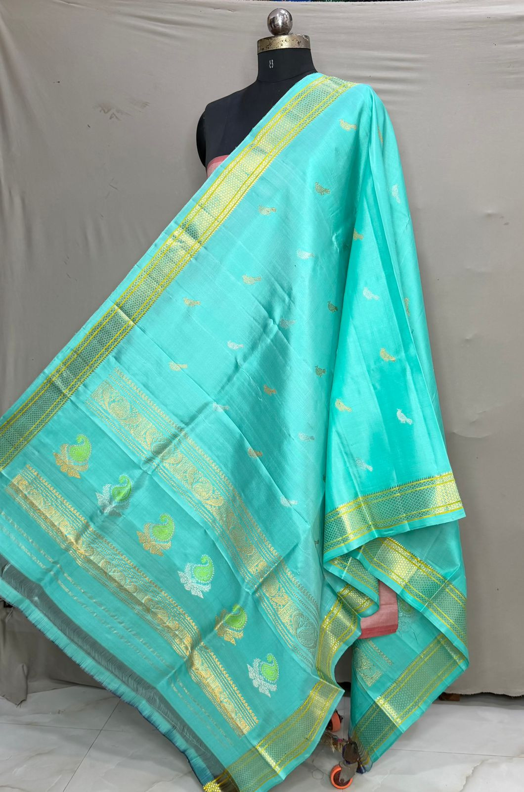Pure Handloom Gadwal Pattu Dupatta
