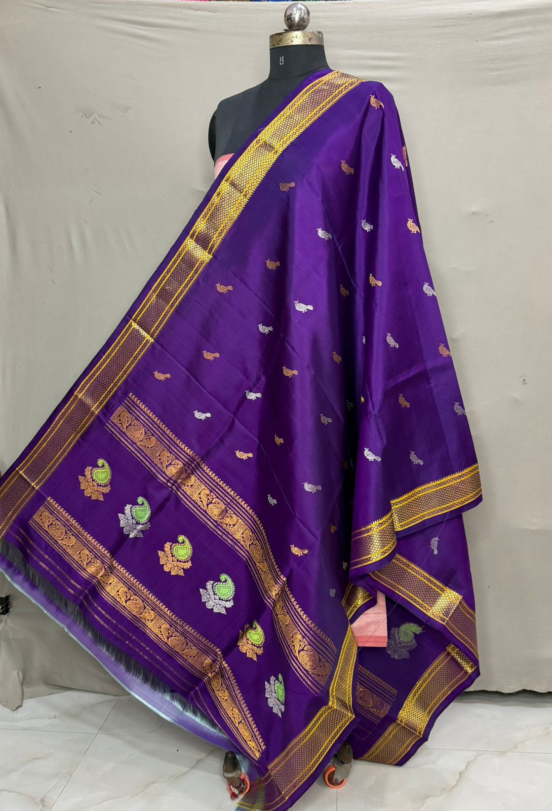 Pure Handloom Gadwal Pattu Dupatta
