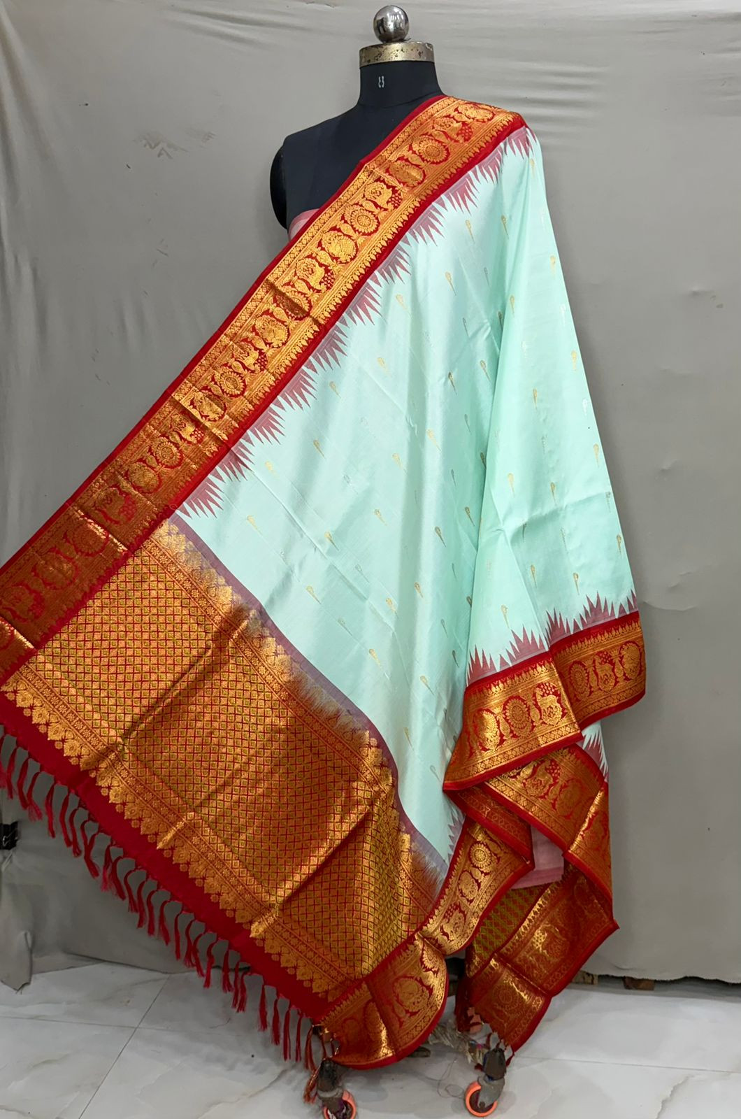 Pure Handloom Gadwal Pattu Dupatta