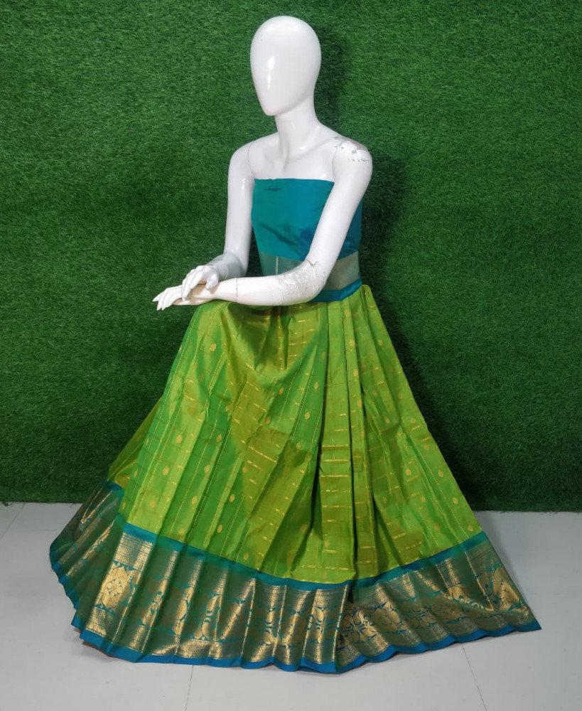 Image of Pure Gadwal Handloom Pattu Lehenga