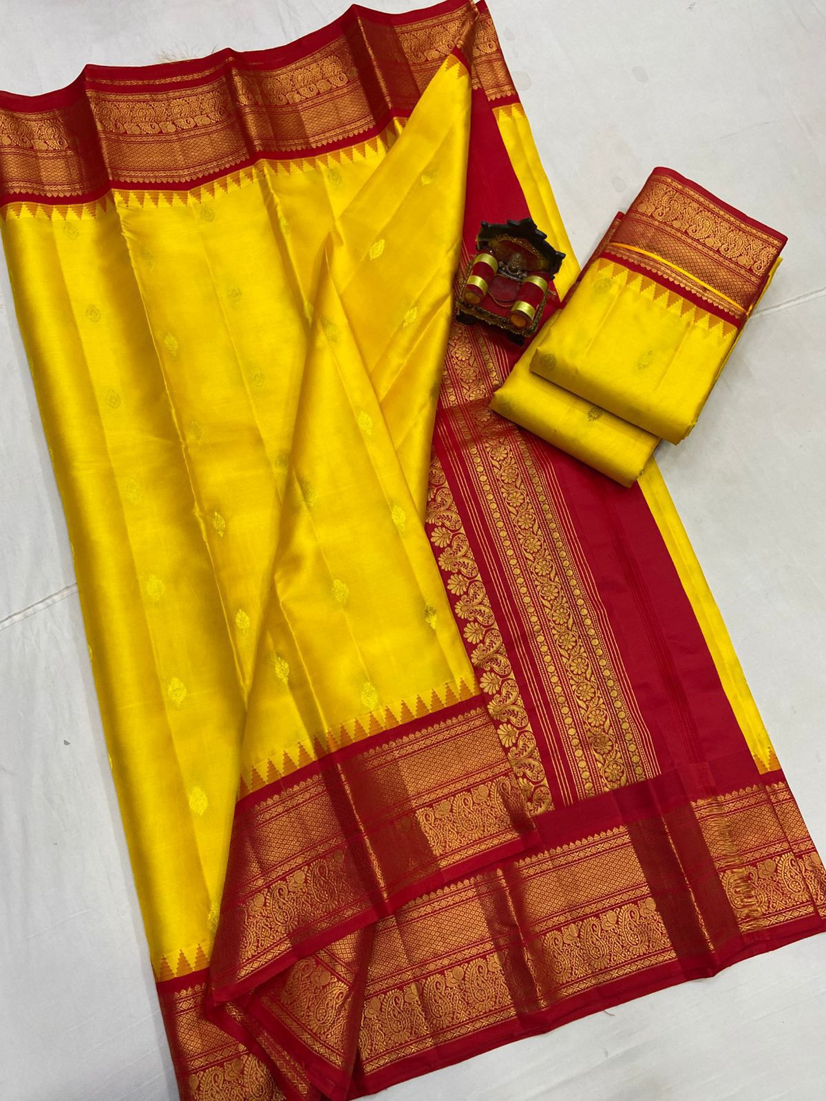 Gadwal Pattu Saree