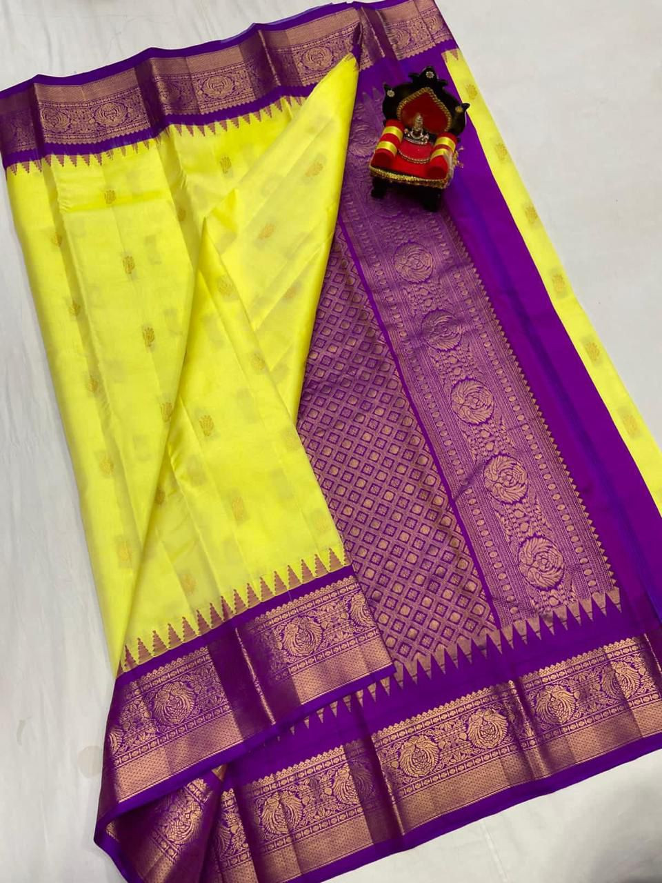 Gadwal Pattu Saree