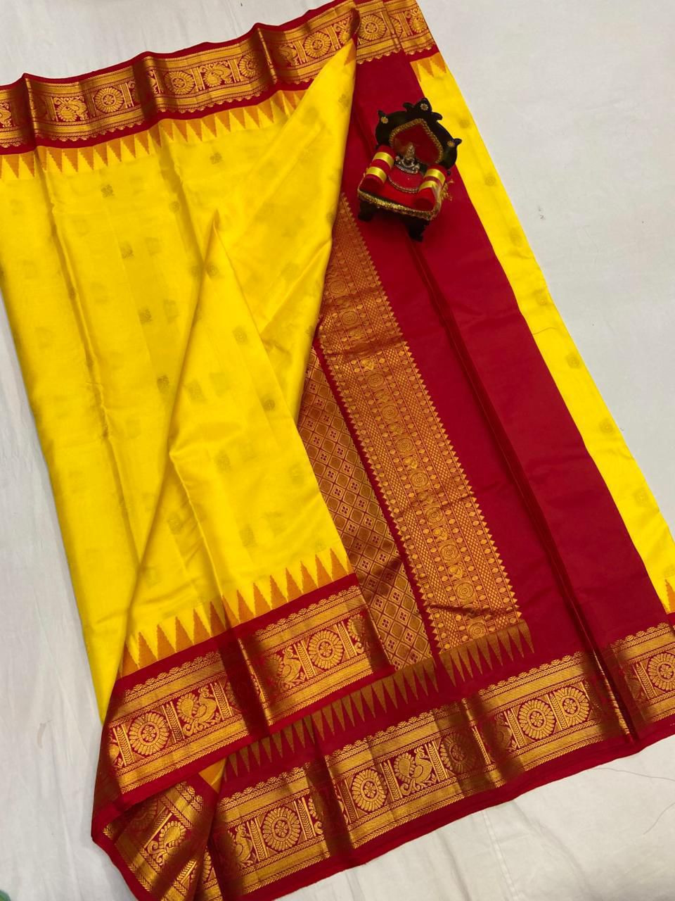 Gadwal Pattu Saree