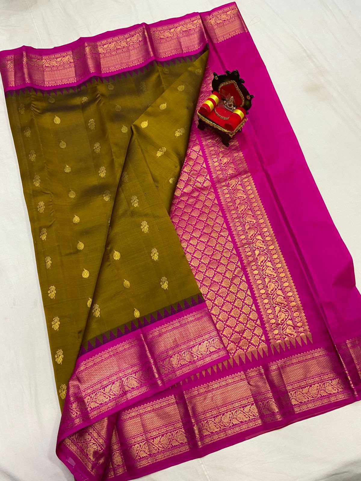 Gadwal Pattu Saree