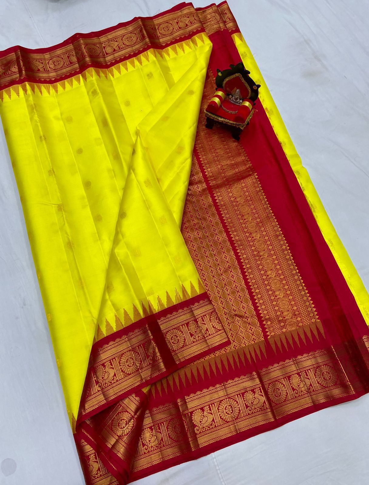 Gadwal Pattu Saree