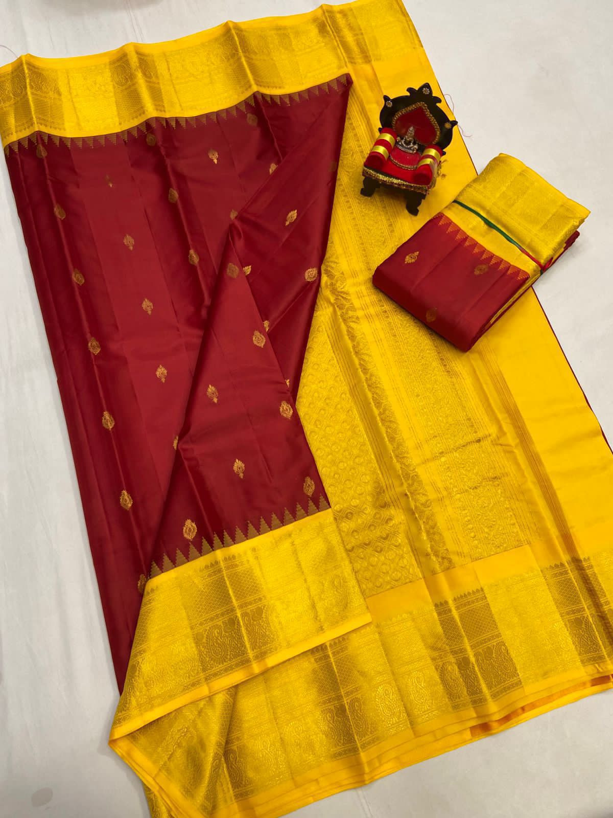 Gadwal Pattu Saree