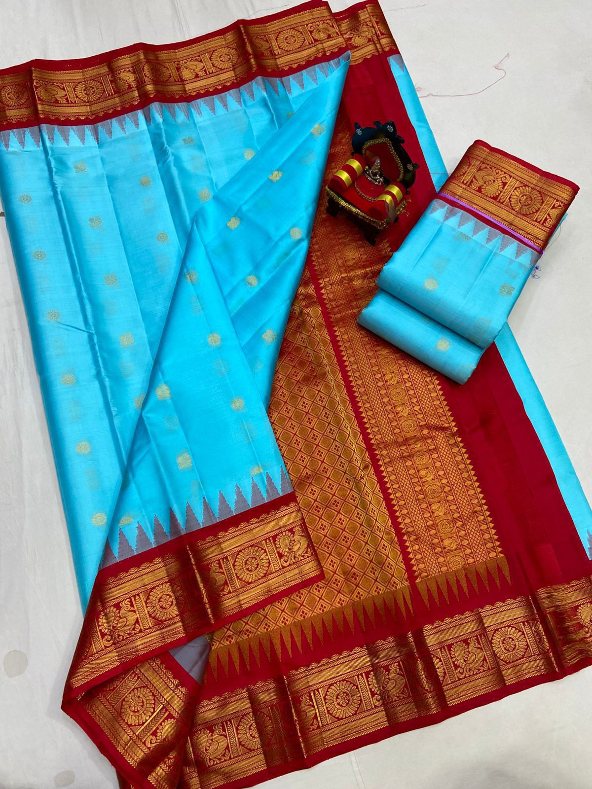 Gadwal Pattu Saree