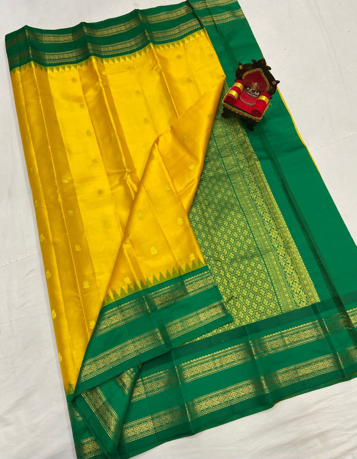 Gadwal Pattu Saree