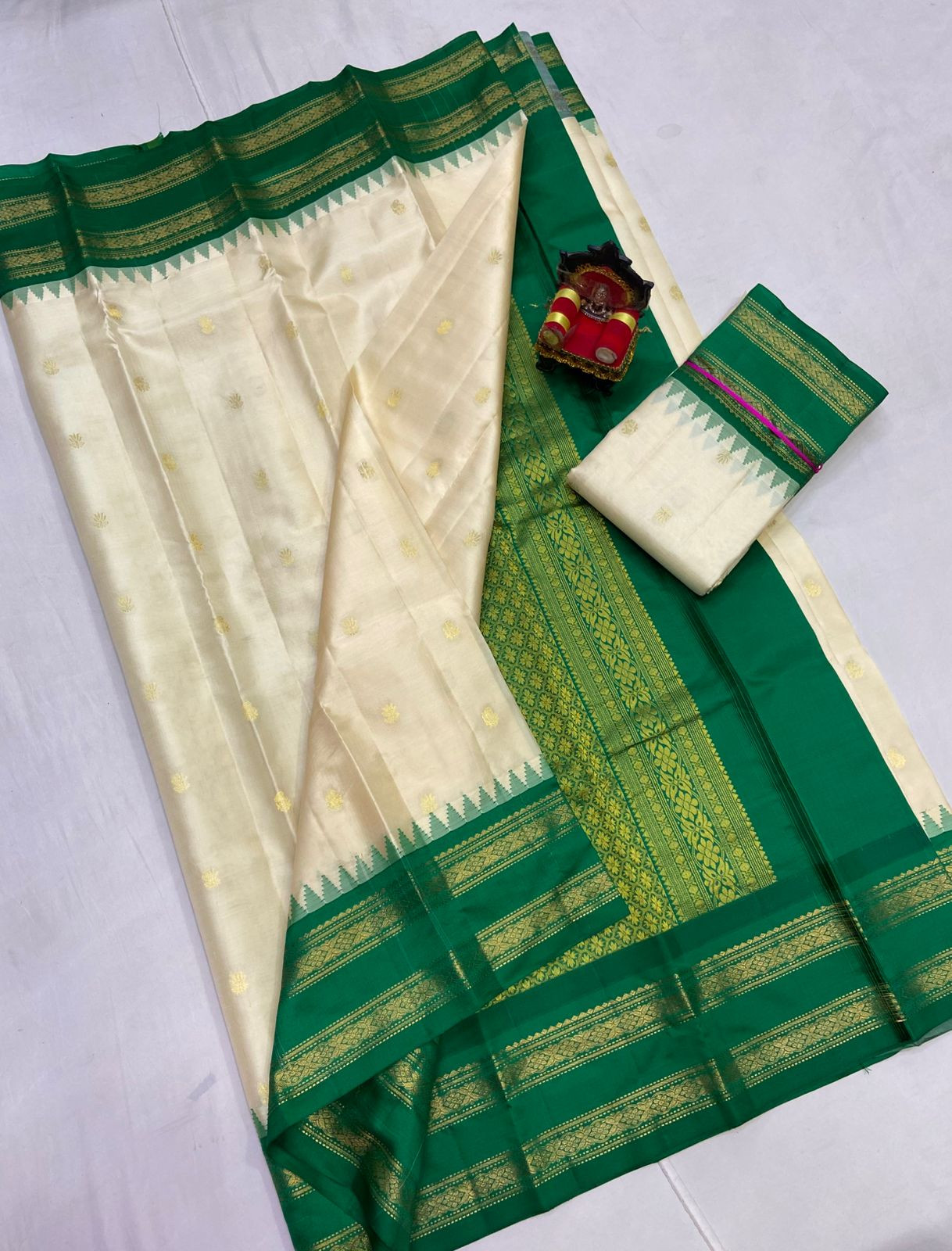 Gadwal Pattu Saree