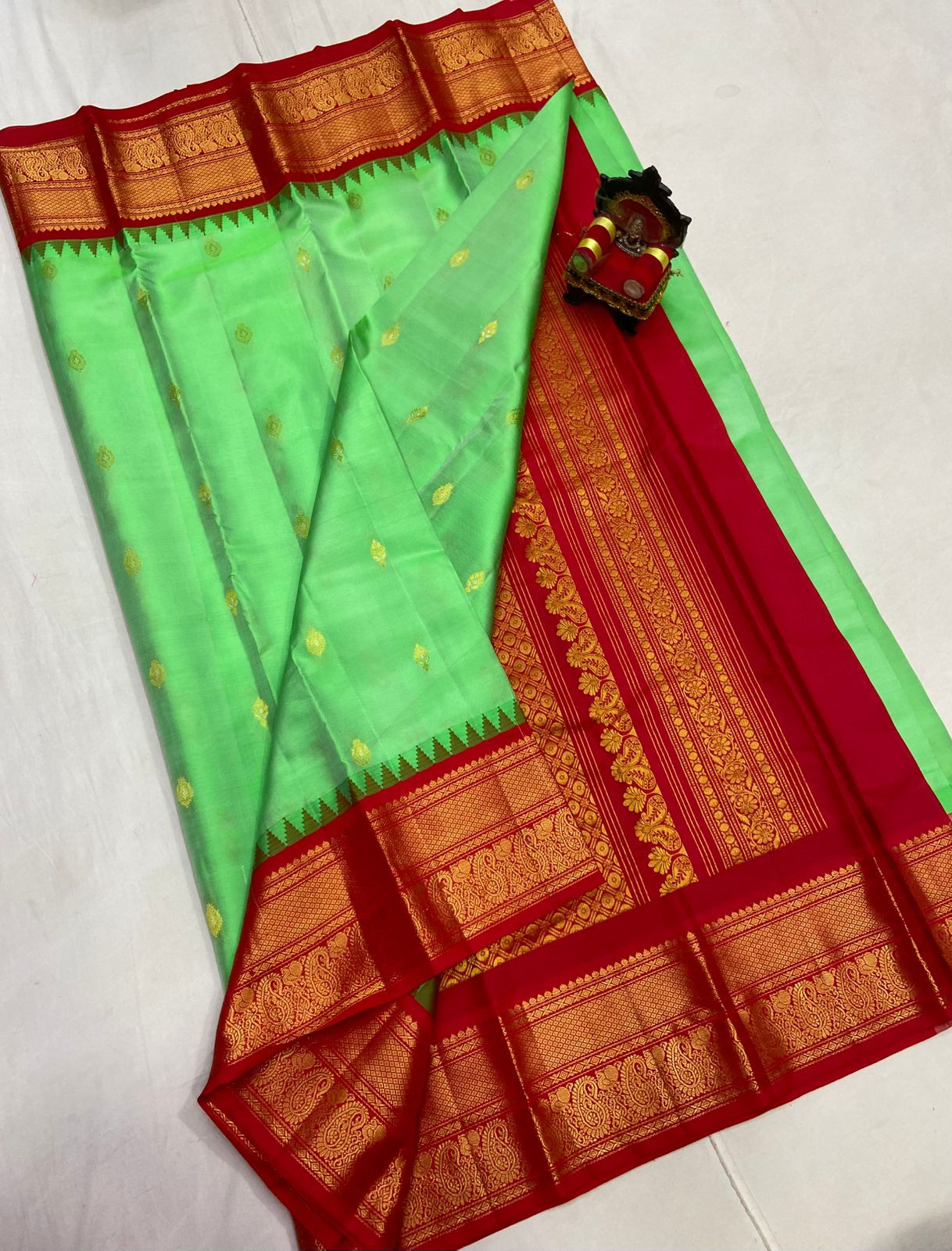 Gadwal Pattu Saree