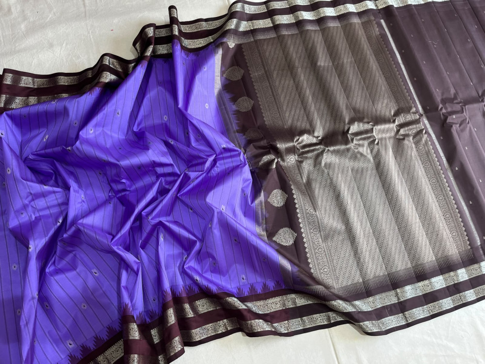 Image of Gadwal Pattu Silver Gap Border Saree